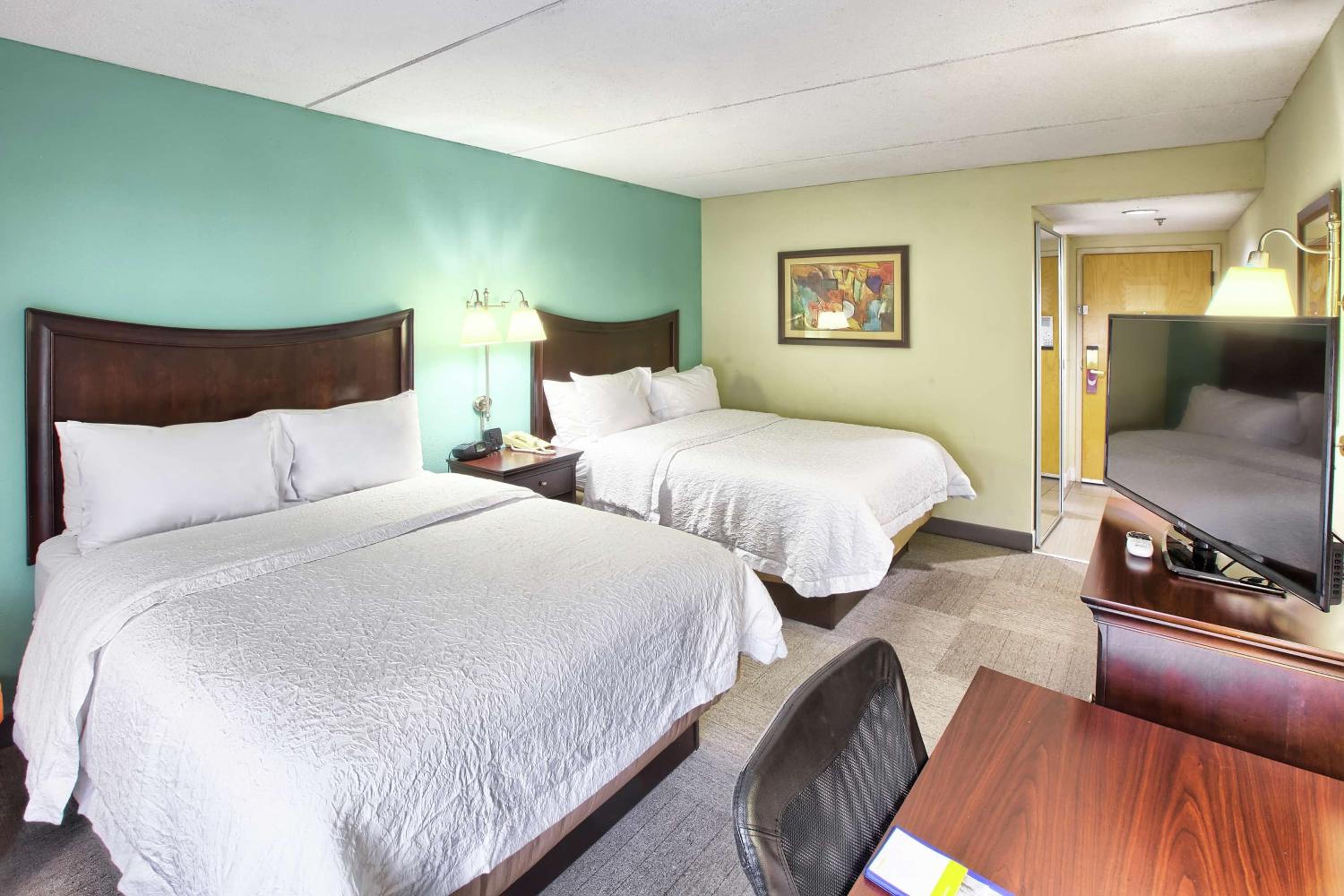 Queen Room with Two Queen Beds - Mobility and Hearing Access/Non-Smoking photo 1