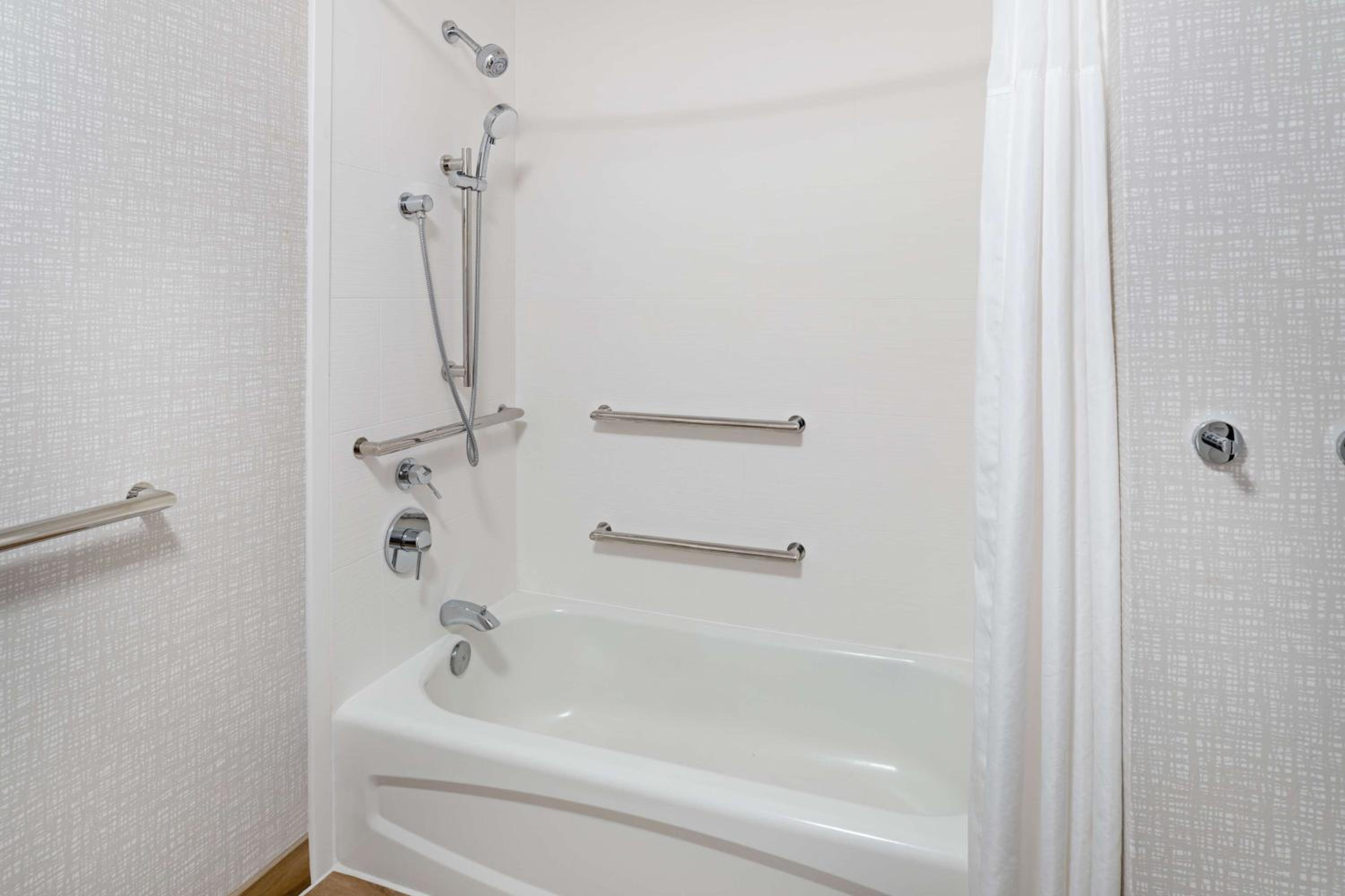 King Room - Mobility Access/Non-Smoking - Photo 2
