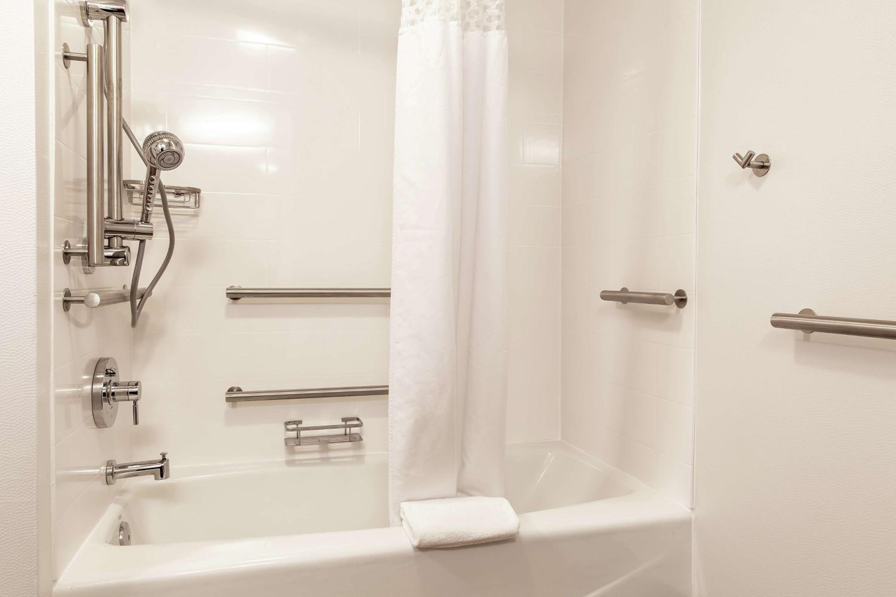 Double Room - Disability Access/Non-Smoking - Photo 3