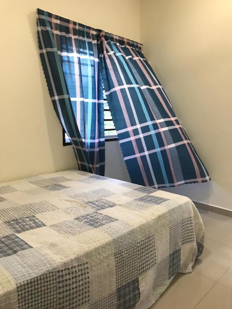 Three-Bedroom House photo 2
