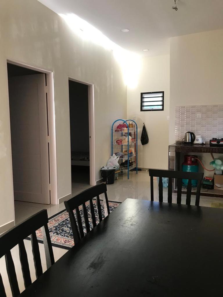 Three-Bedroom House photo 3