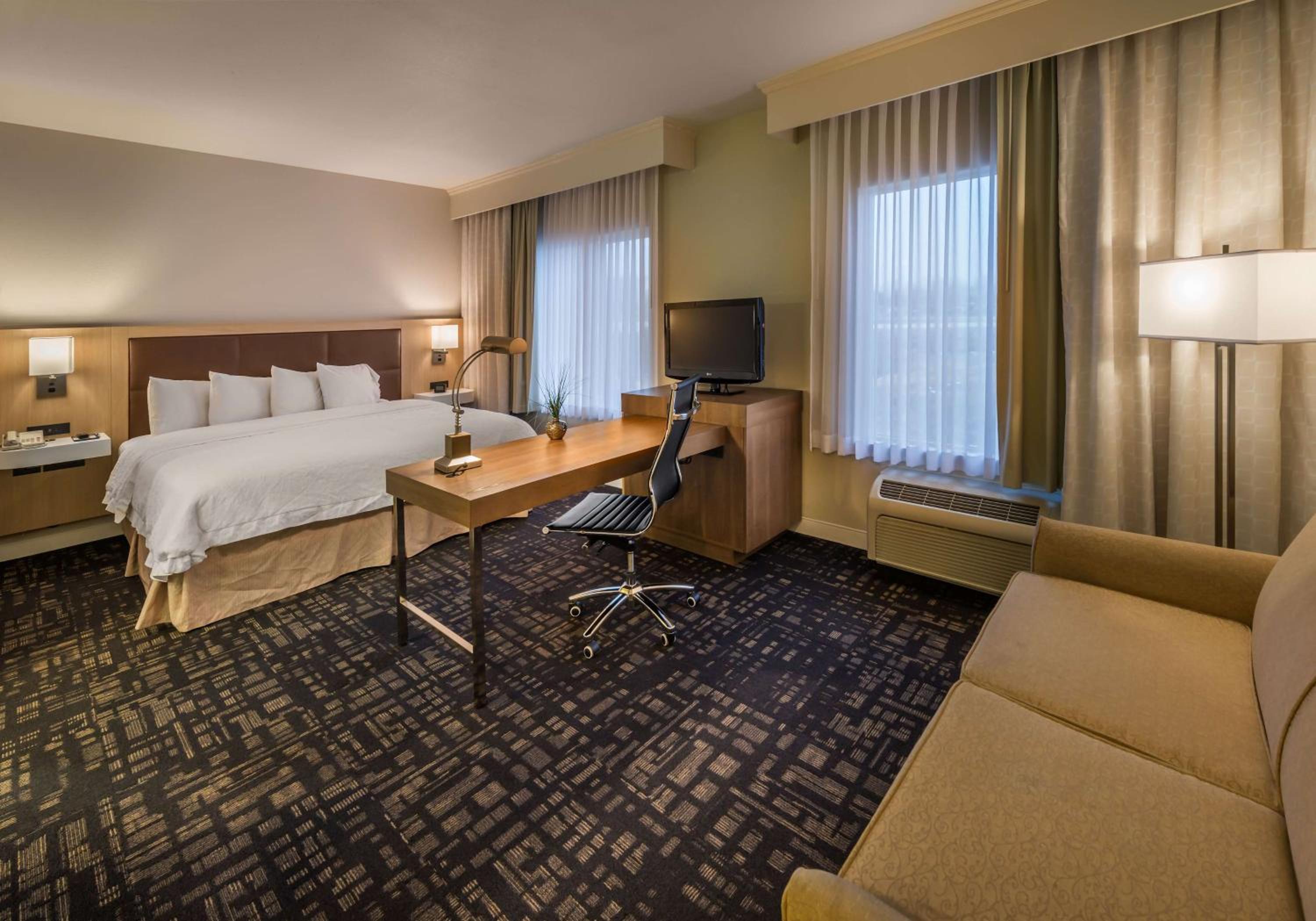 King Studio Suite with Sofa Bed - Non-Smoking - Photo 1