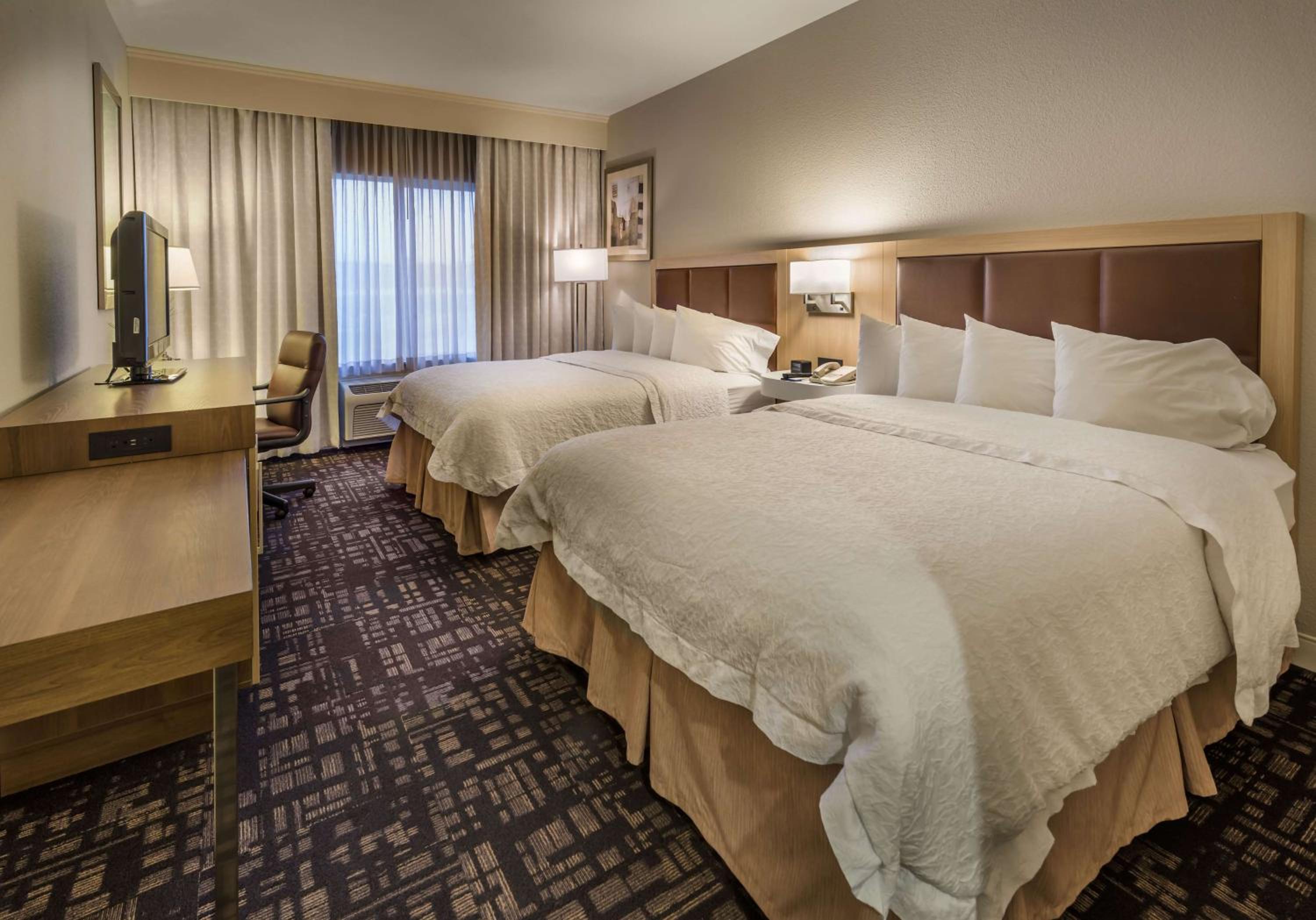 Room with Two Queen Beds - Non-Smoking - Photo 1