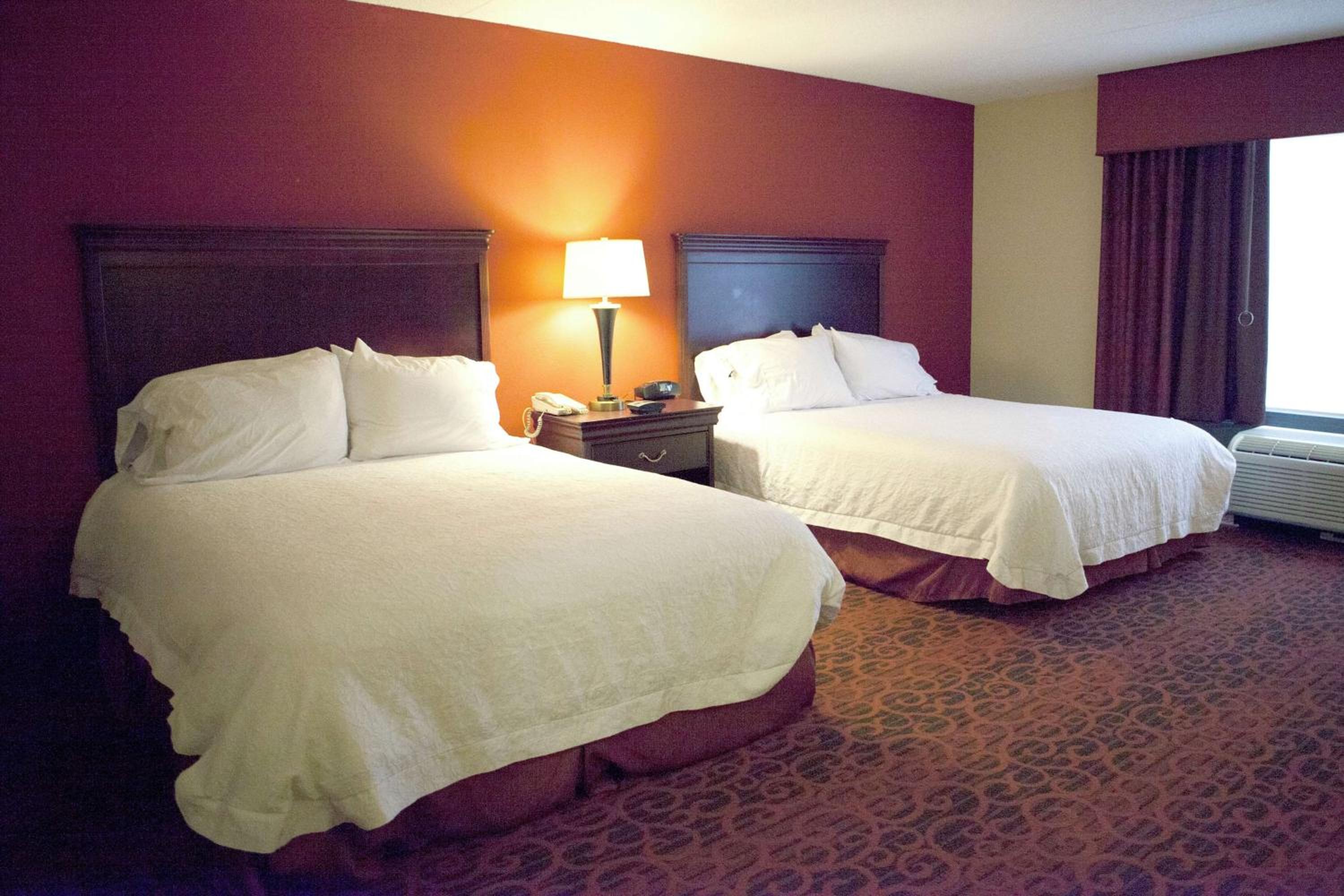Queen Room with Two Queen Beds - Non-Smoking - Photo 1
