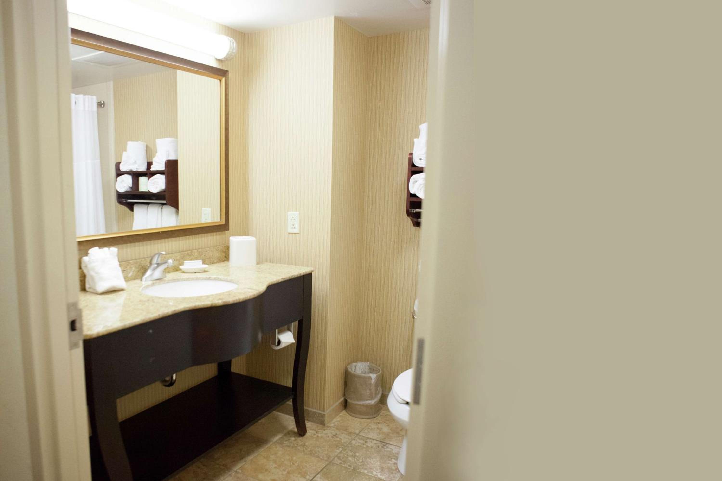 Queen Room with Two Queen Beds - Mobility and Hearing Access/Non-Smoking - Photo 2
