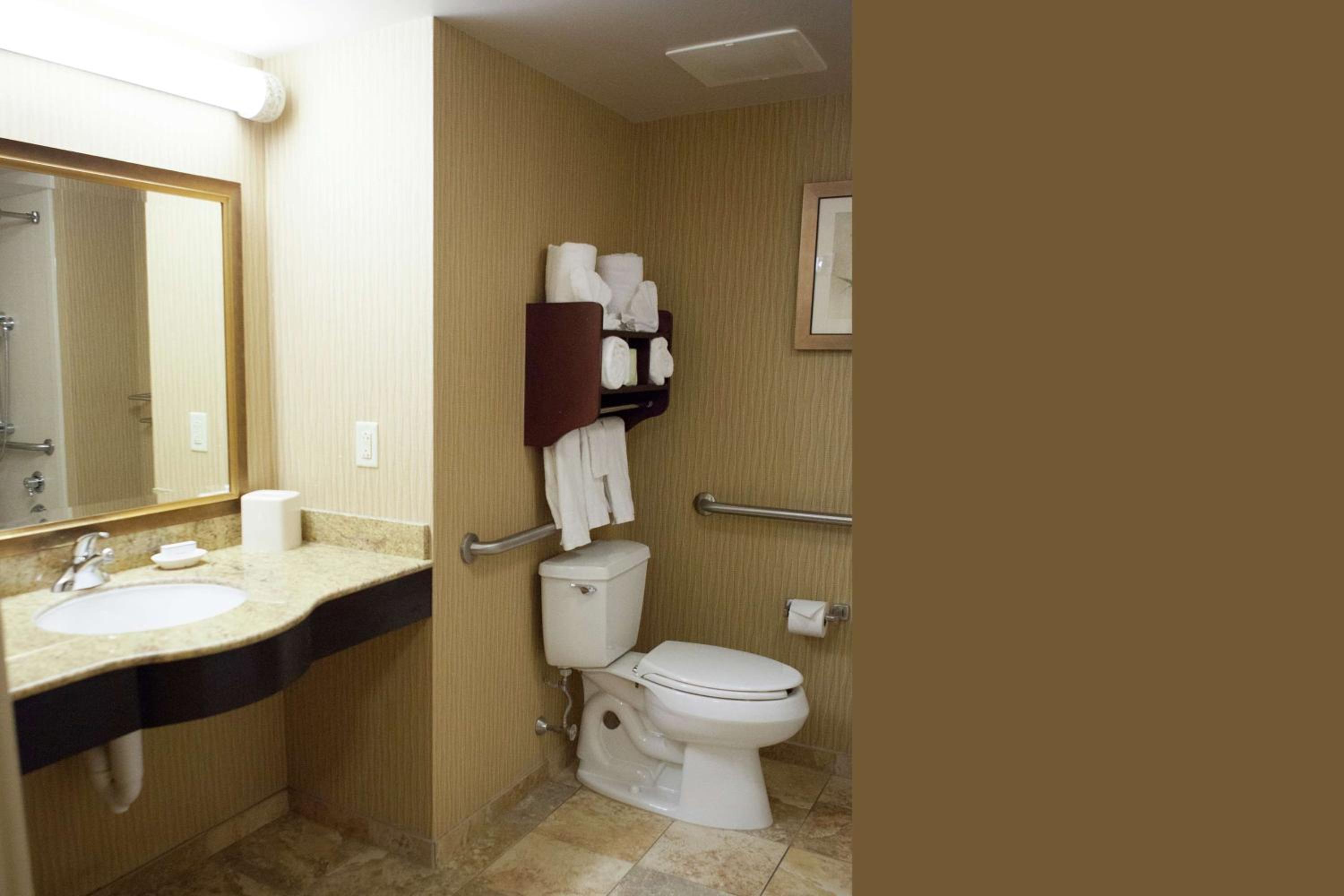 Queen Room with Two Queen Beds - Mobility and Hearing Access/Non-Smoking - Photo 3