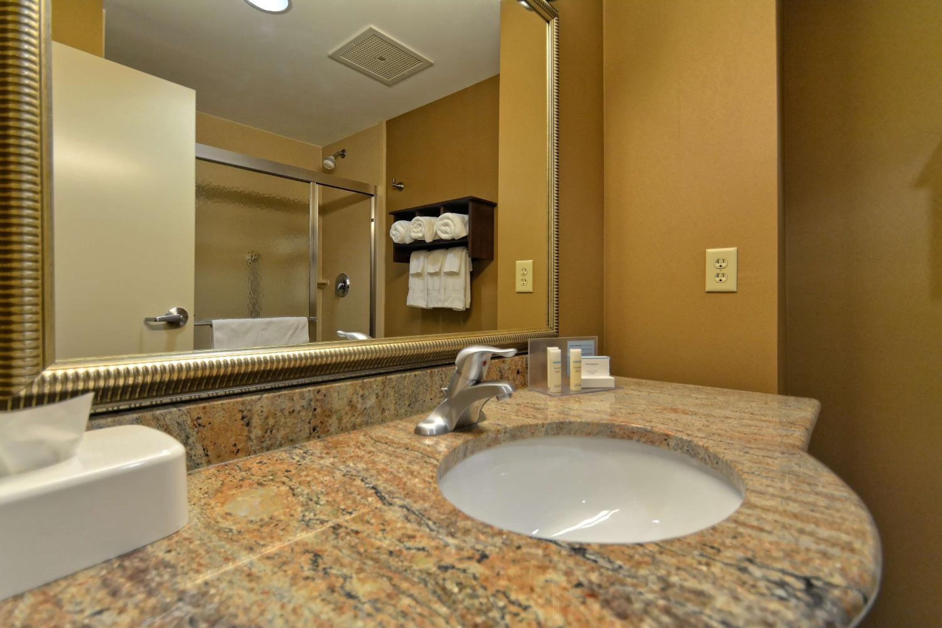 King Room with Spa Bath - Photo 4