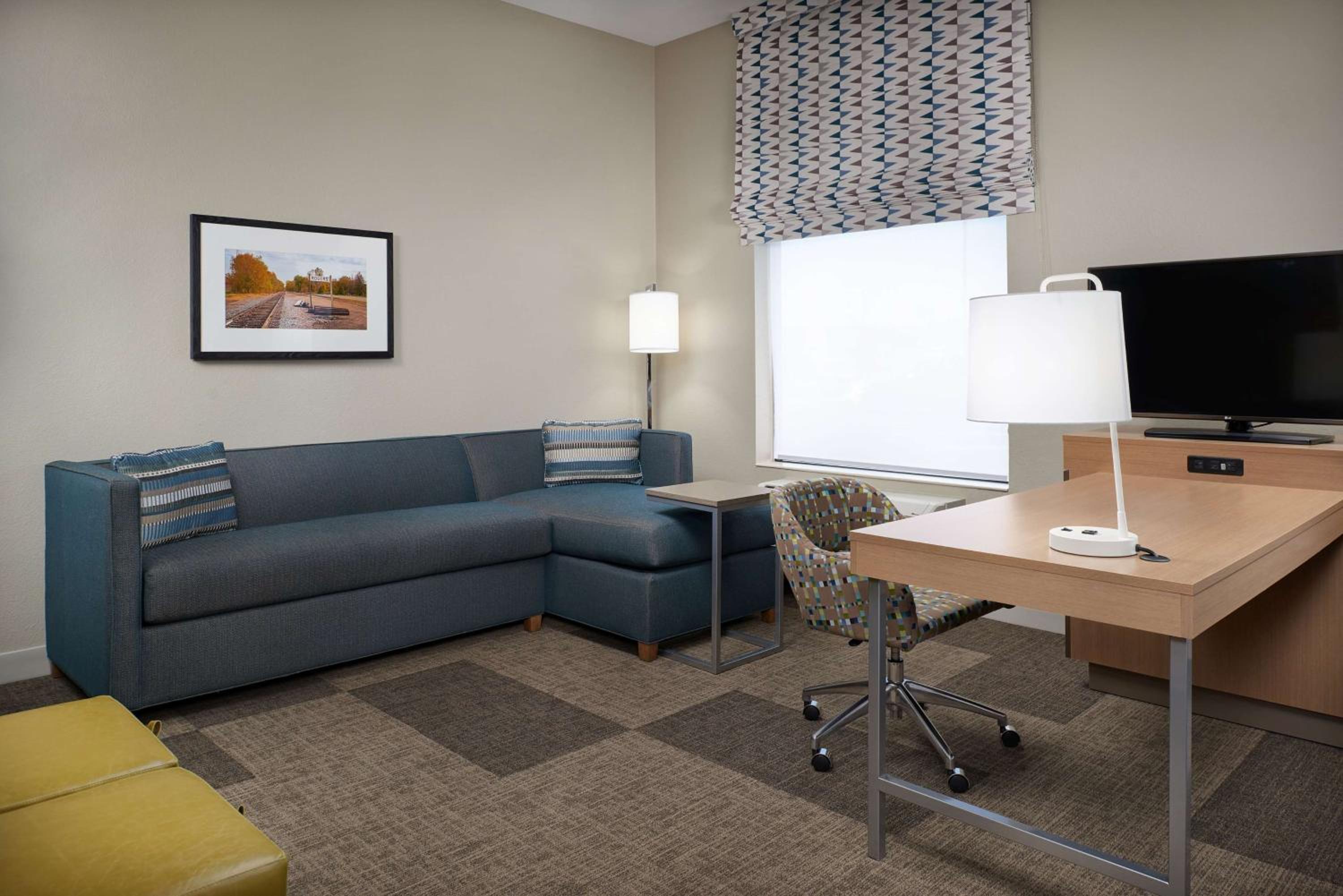 Non-Smoking King Studio Suite with Sofa Bed - Photo 2