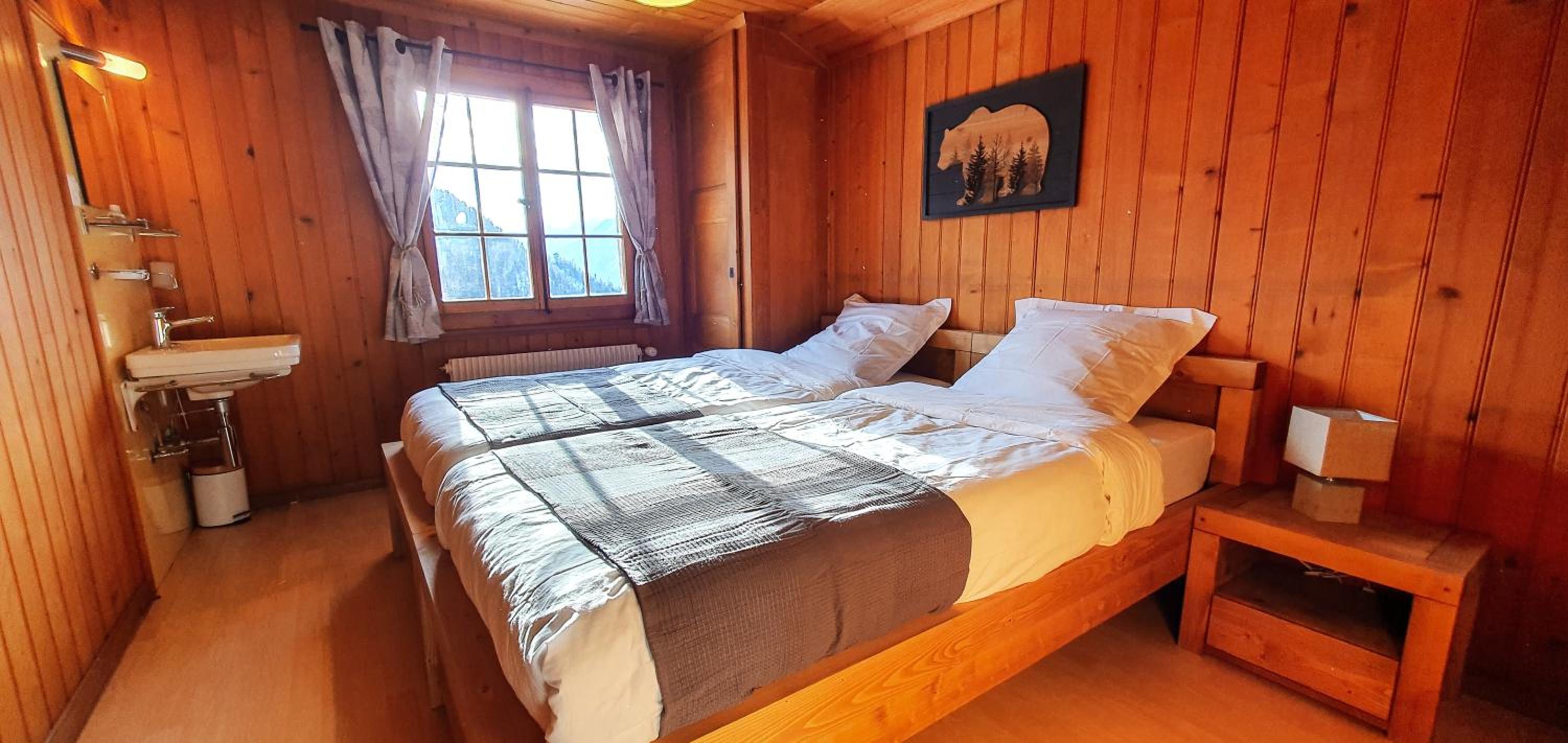 Standard Twin Room with Mountain View