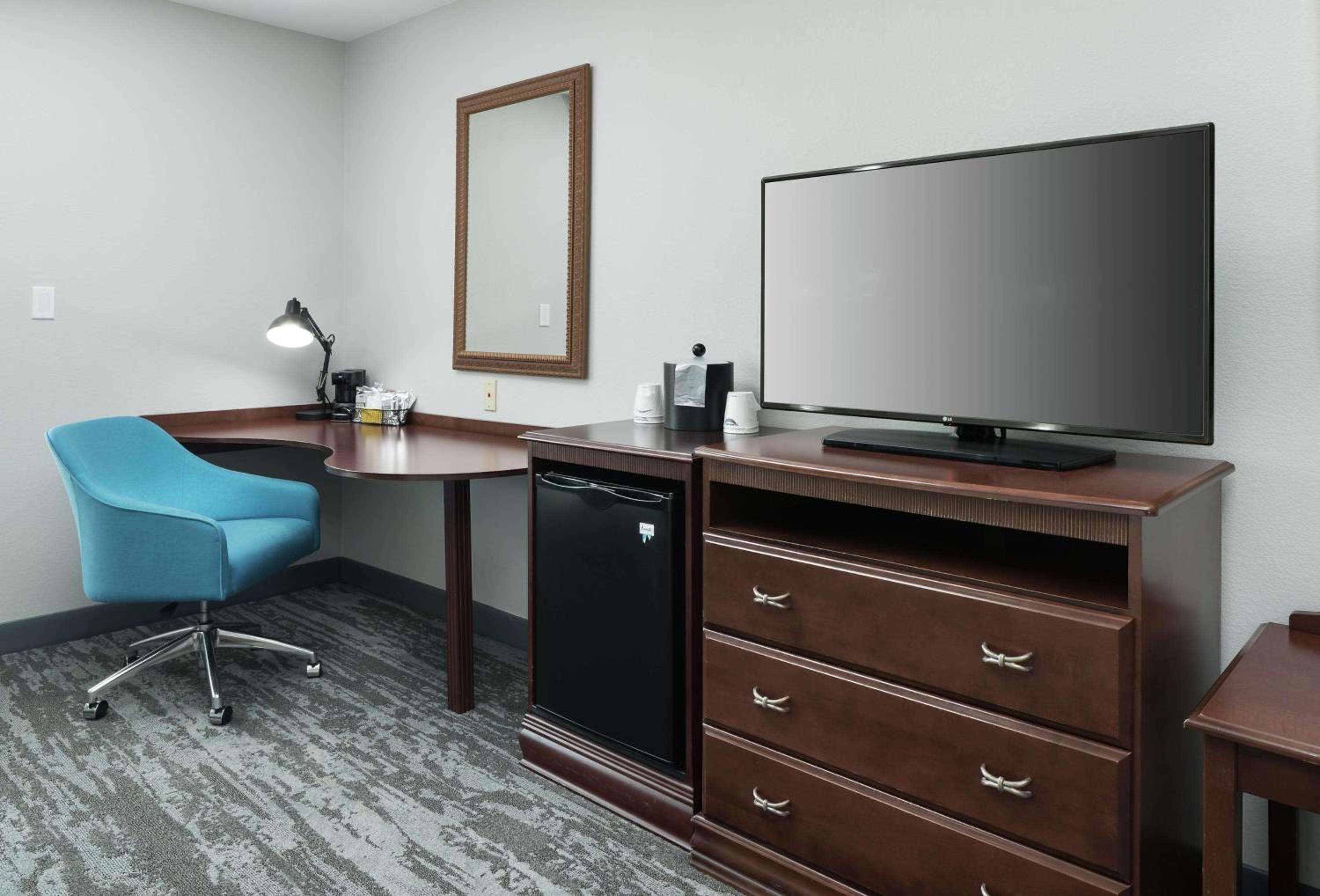 King Room - Mobility Access/Non-Smoking - Photo 4