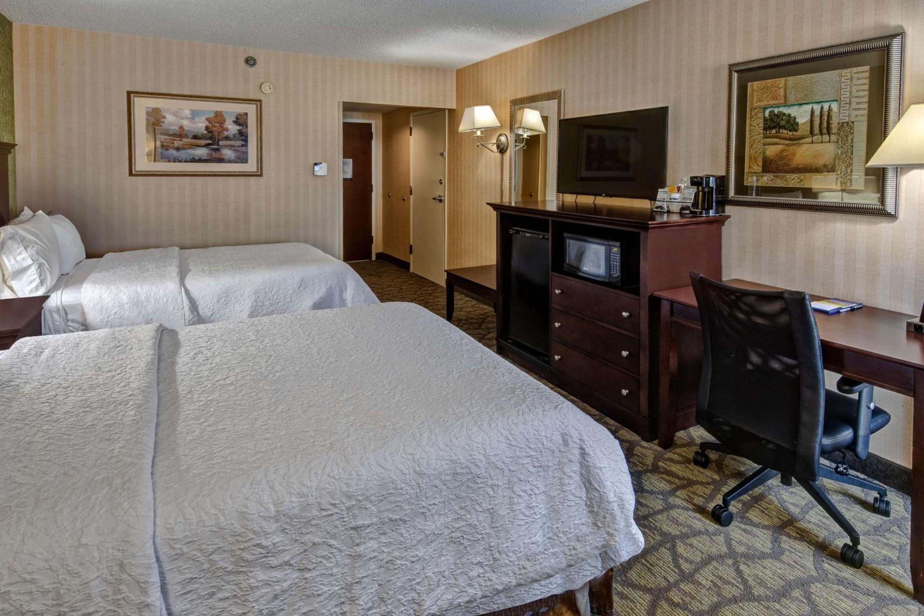 Double Room with Two Double Beds - Non-Smoking - Photo 1