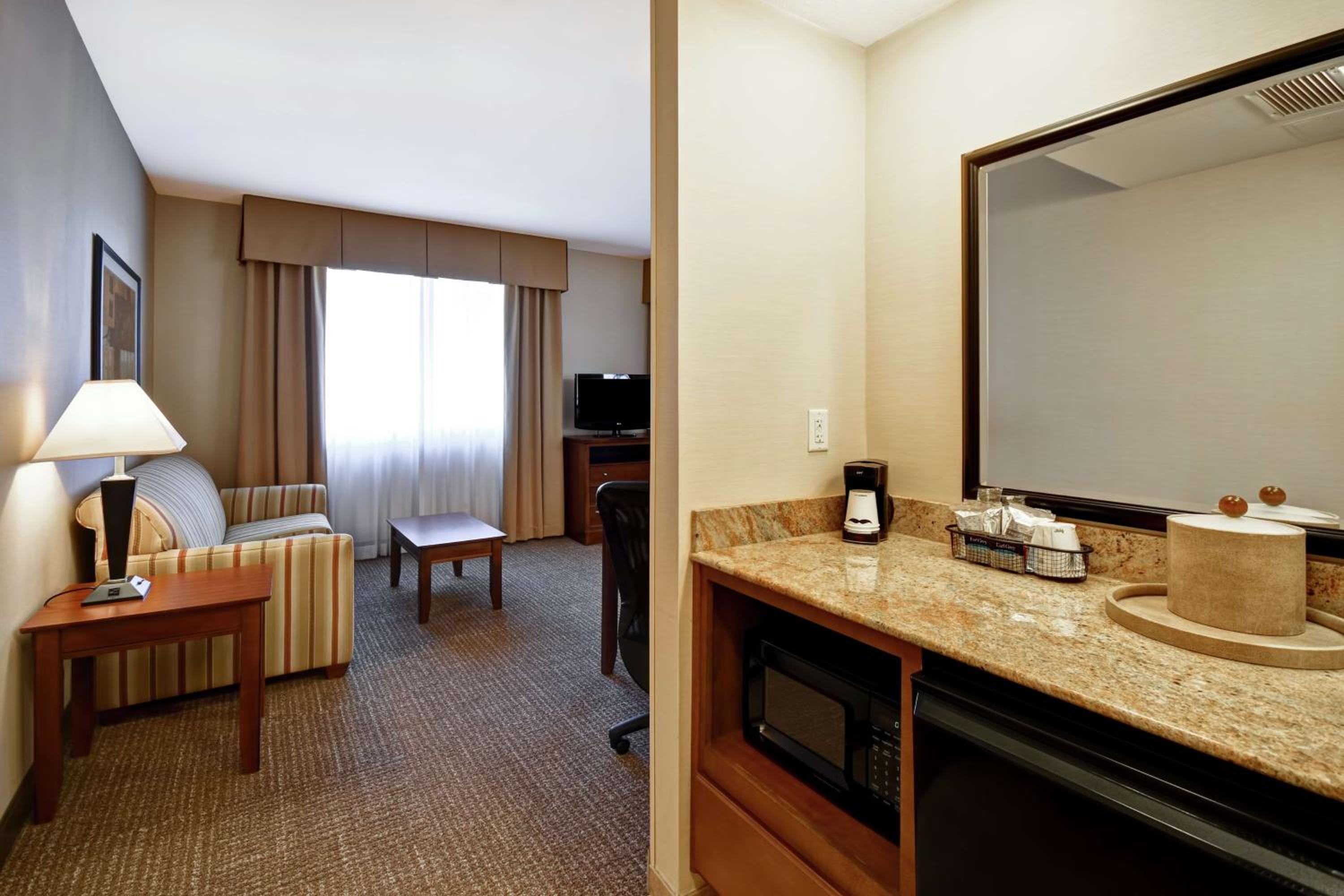 King Studio Suite - Non-Smoking - Photo 2