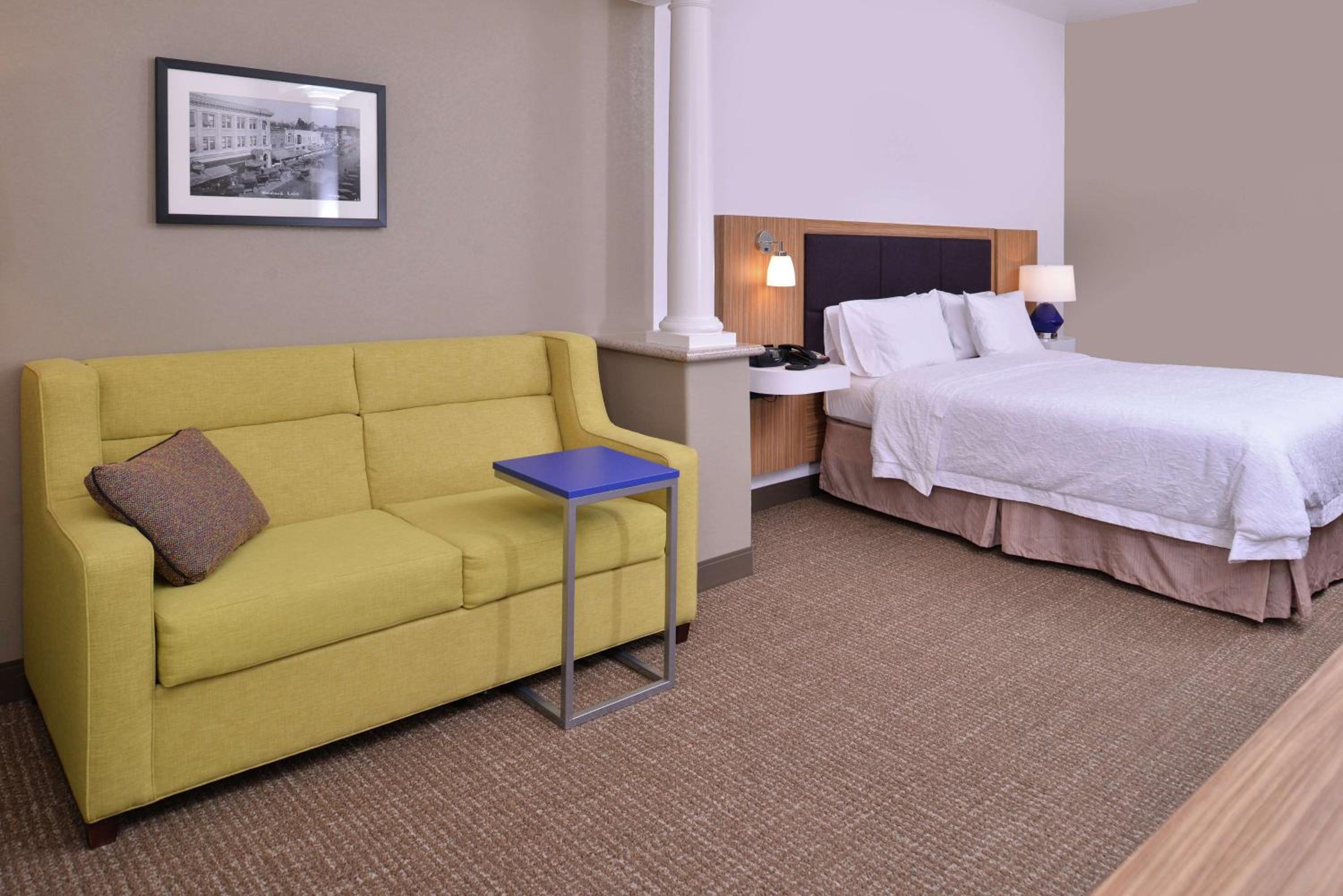 King Studio Suite with Sofa Bed - Non-Smoking - Photo 1