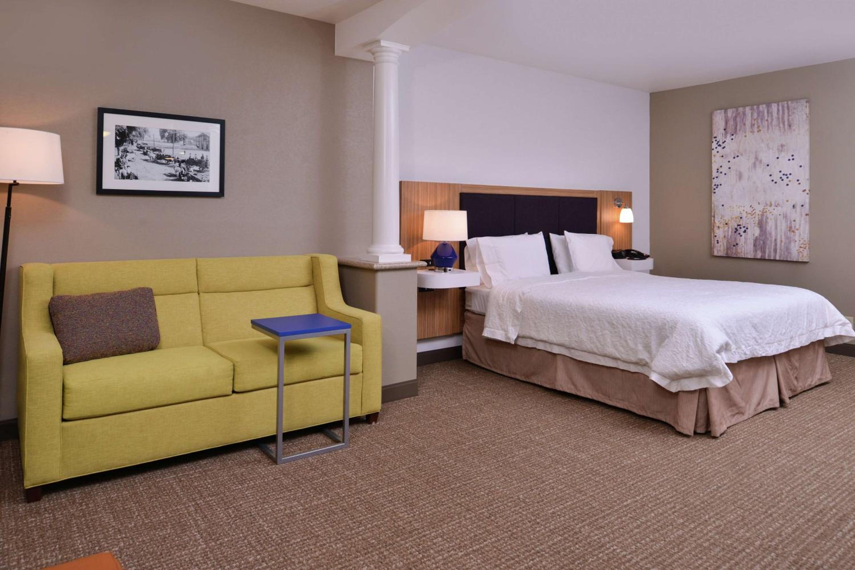King Corner Suite - Non Smoking - Photo 4