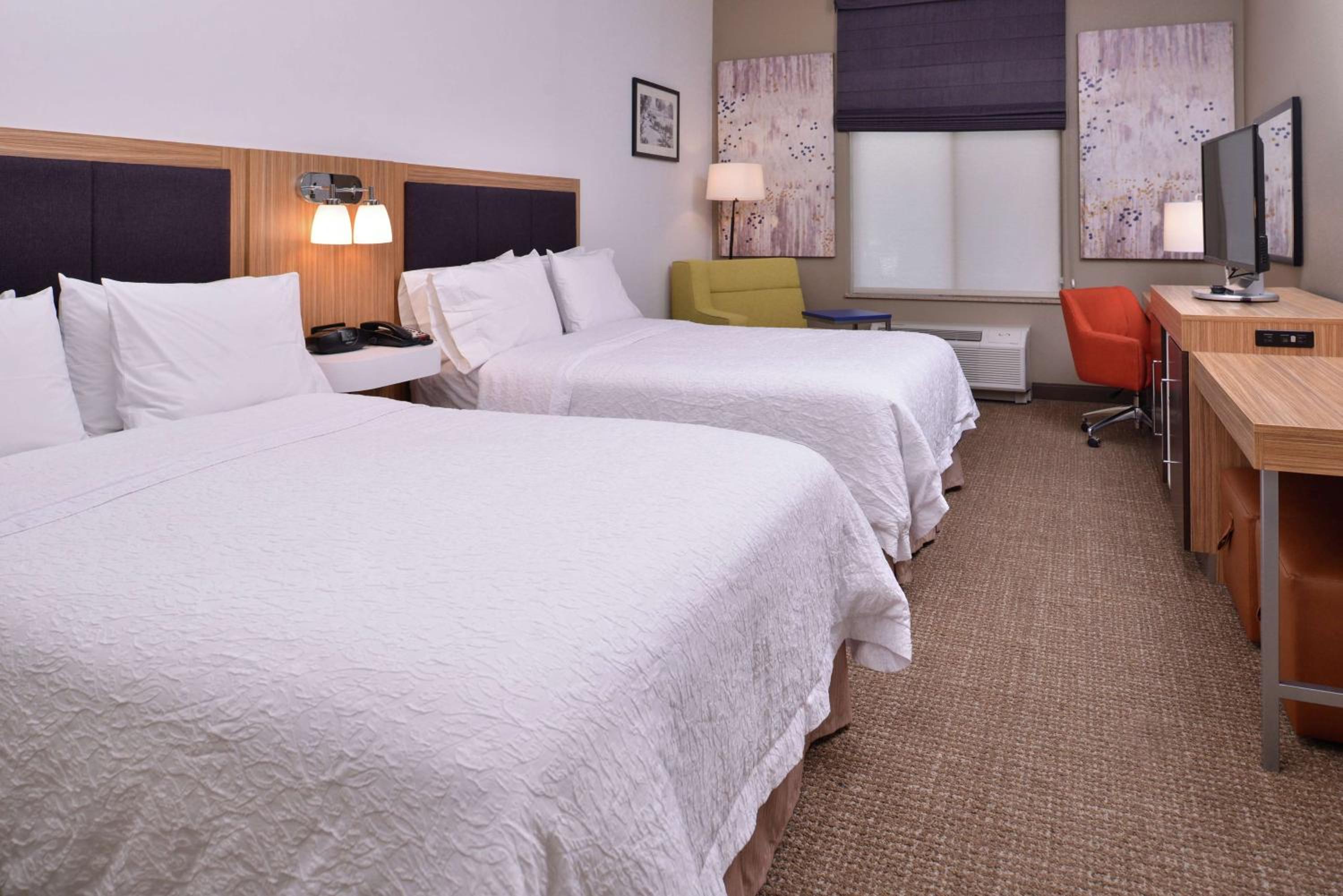 Room with Two Queen Beds - Non-Smoking - Photo 1