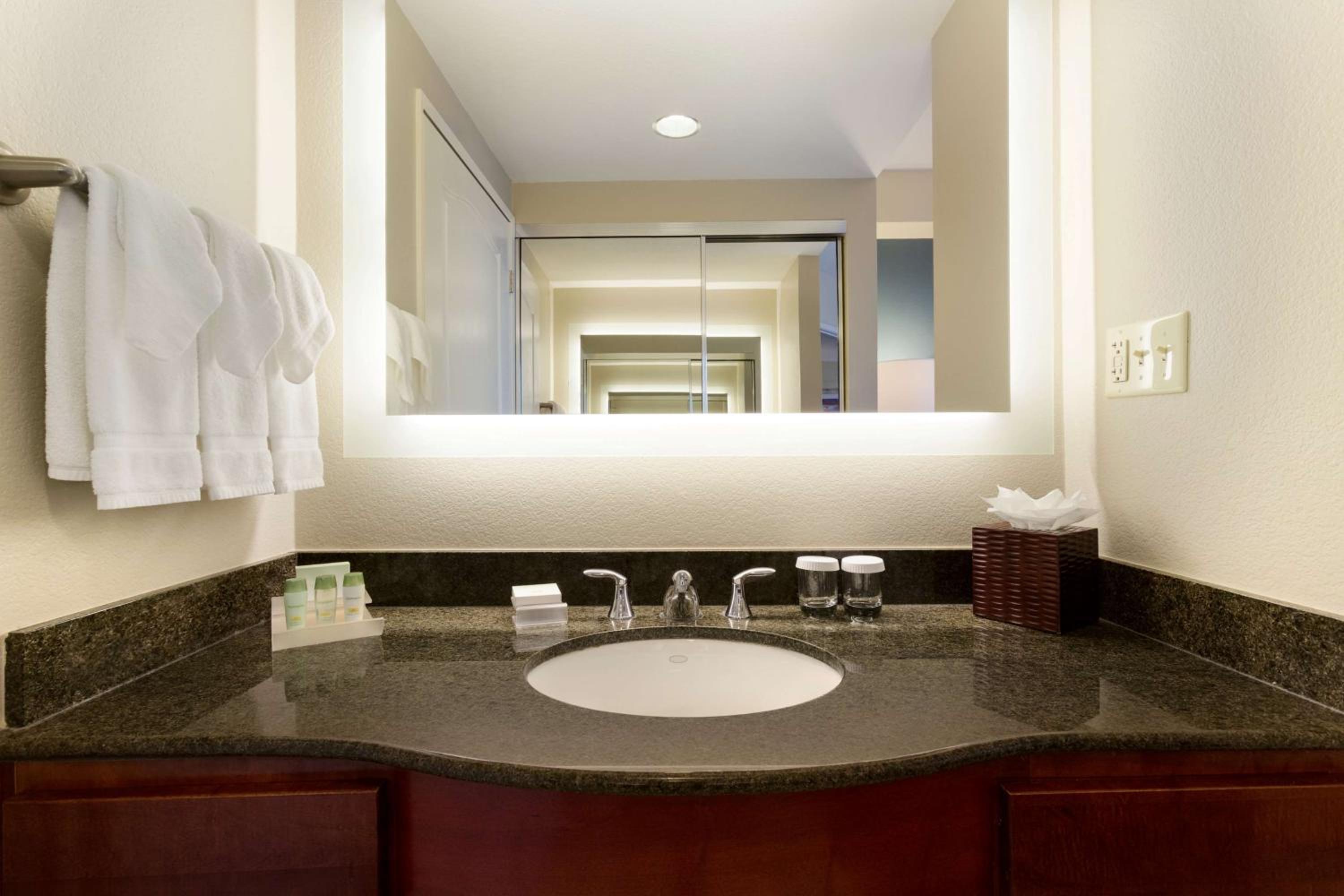 Non-Smoking Two Bedroom Suite with Two King Beds