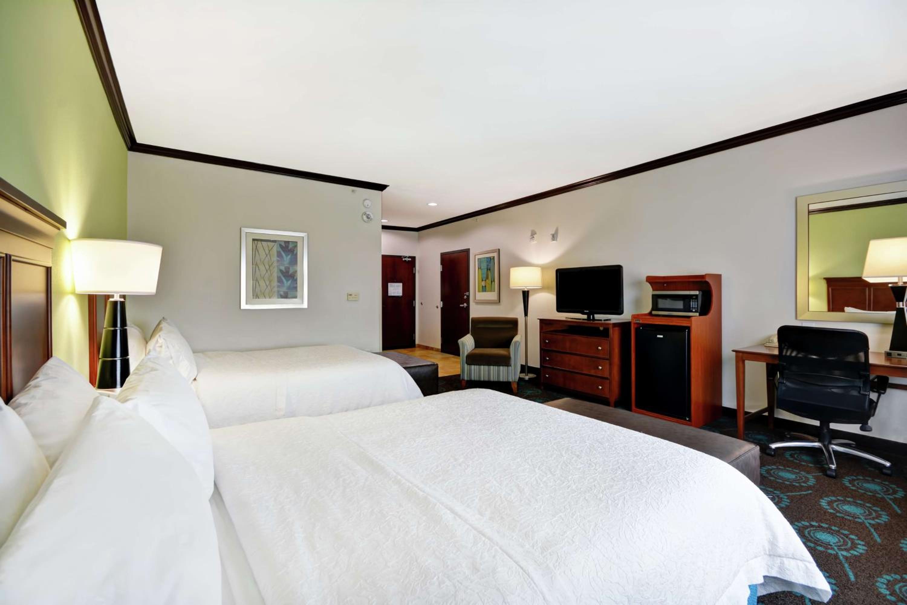 Queen Room with Two Queen Beds - Mobility and Hearing Access/Non-Smoking - Photo 3