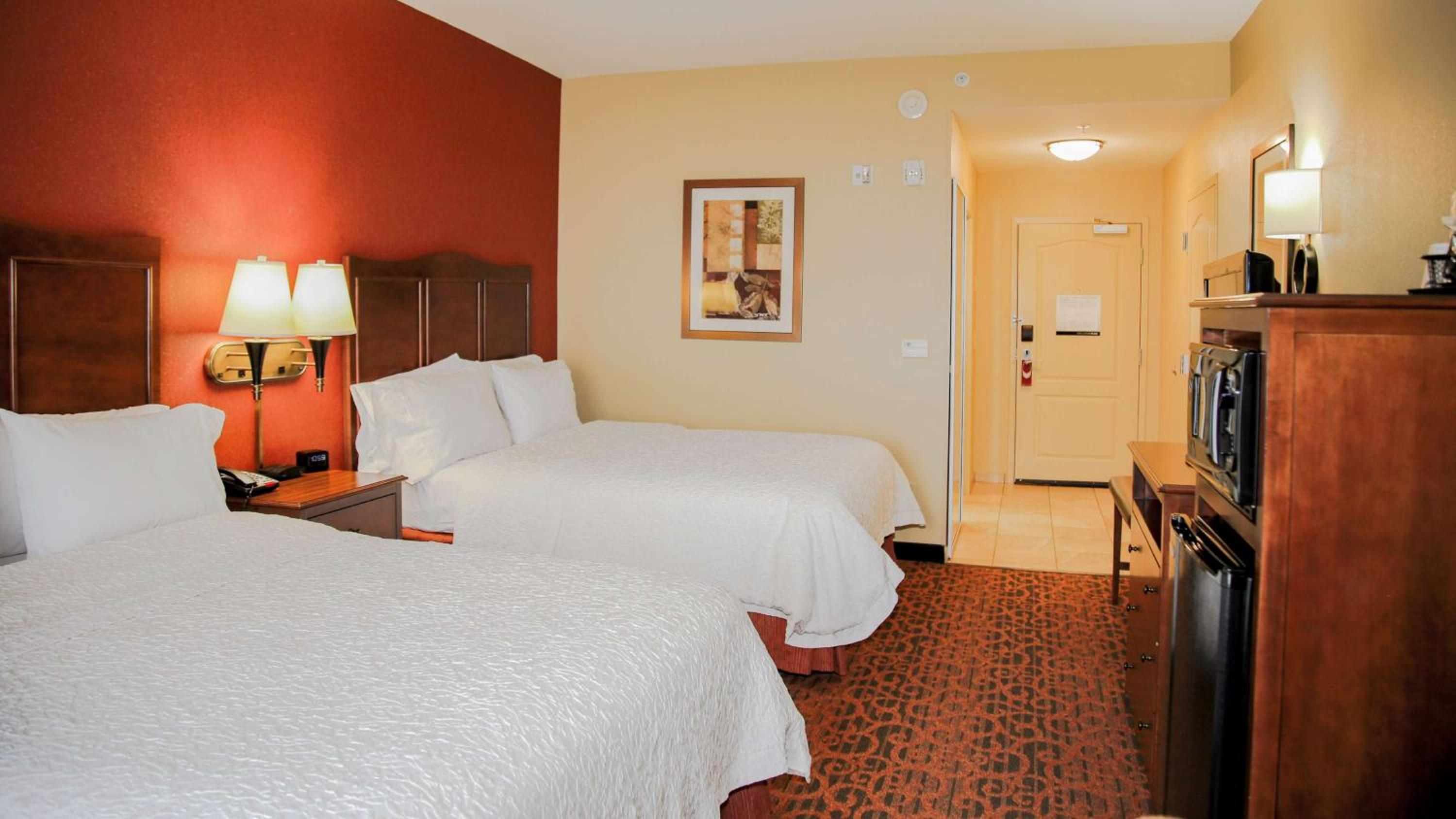 Room with Two Queen Beds - Non-Smoking - Photo 4