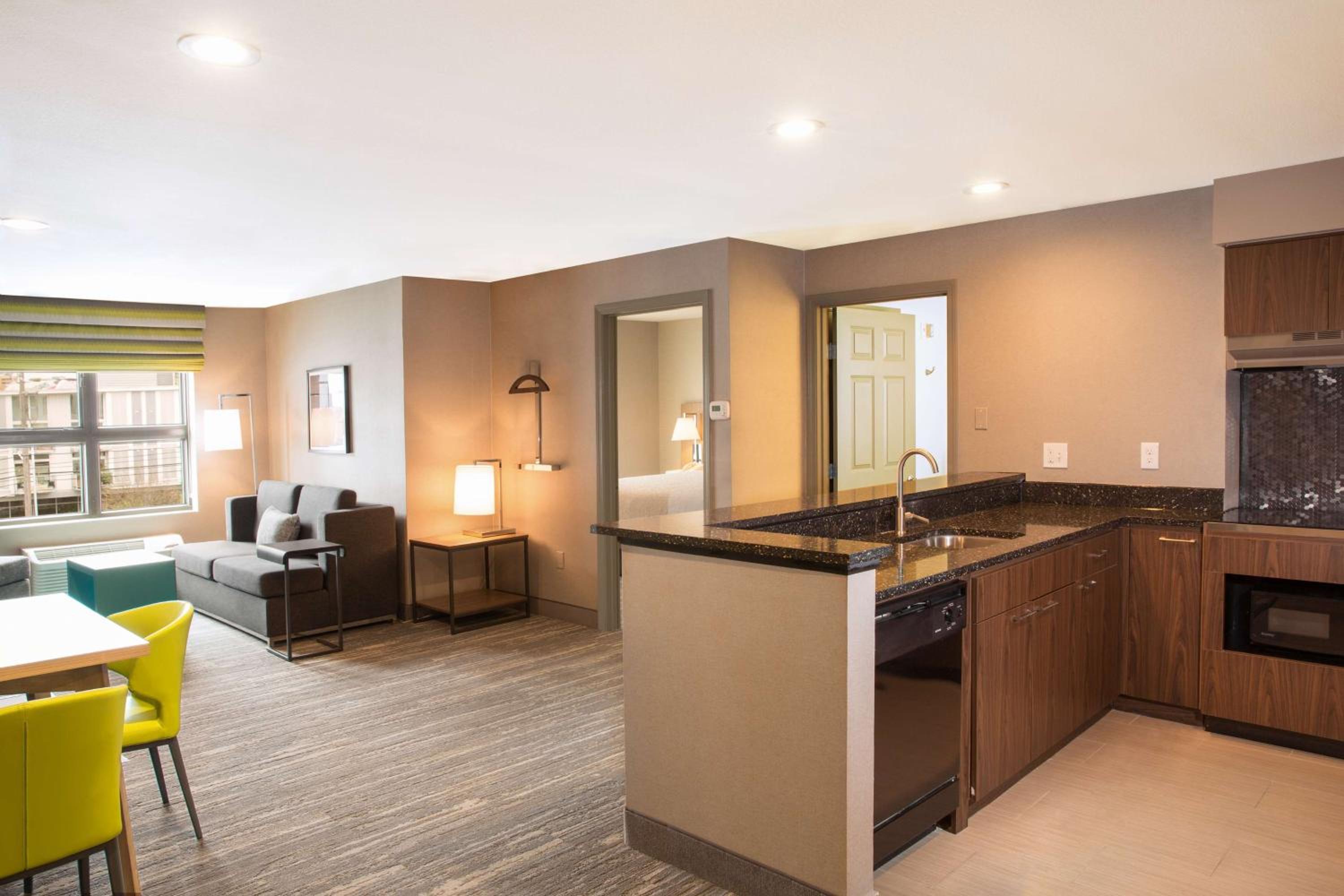 One-Bedroom King Suite - Non-Smoking - Photo 1
