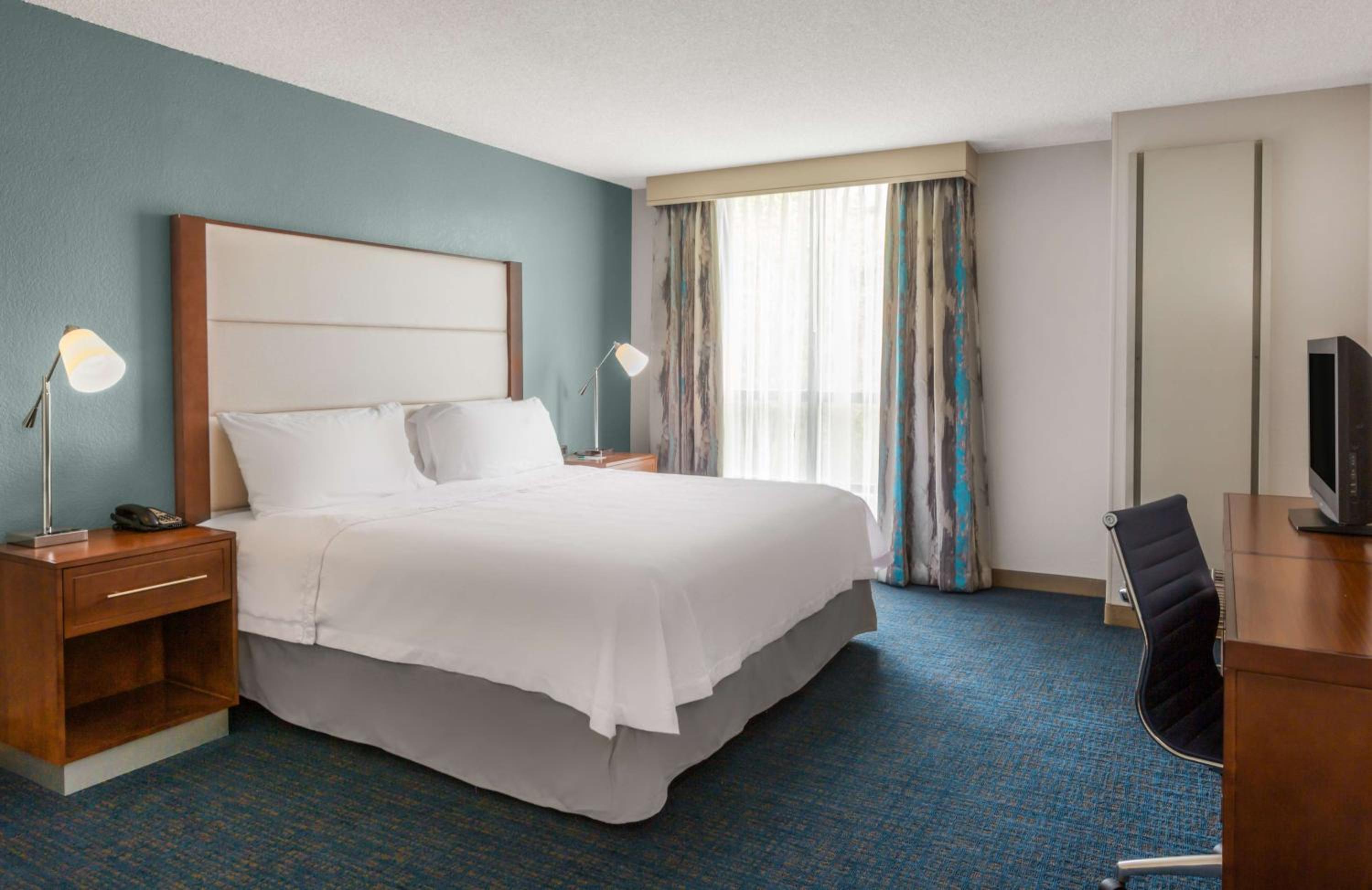 One-Bedroom King Suite with Sofa Bed - Non-Smoking - Photo 1