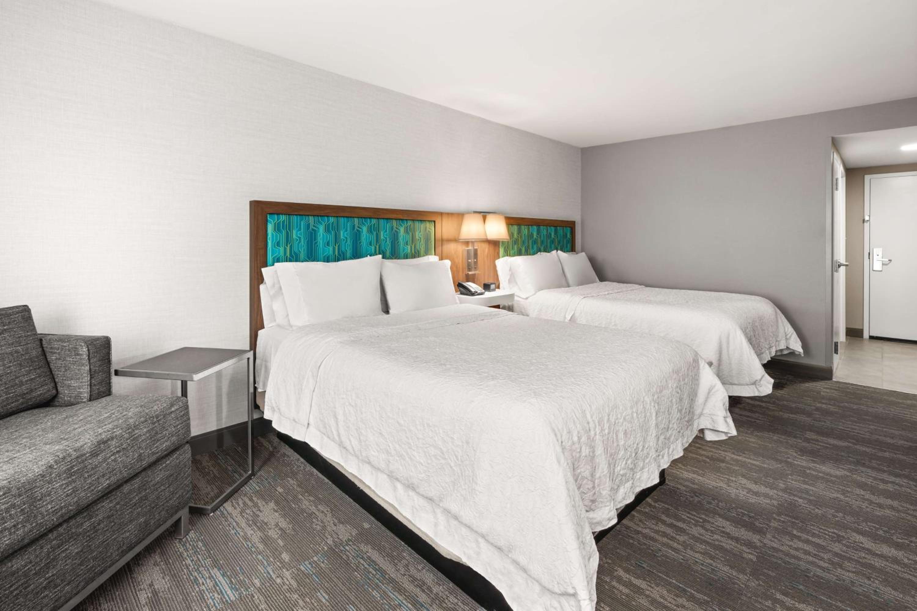 Room with Two Queen Beds - Non-Smoking - Photo 1