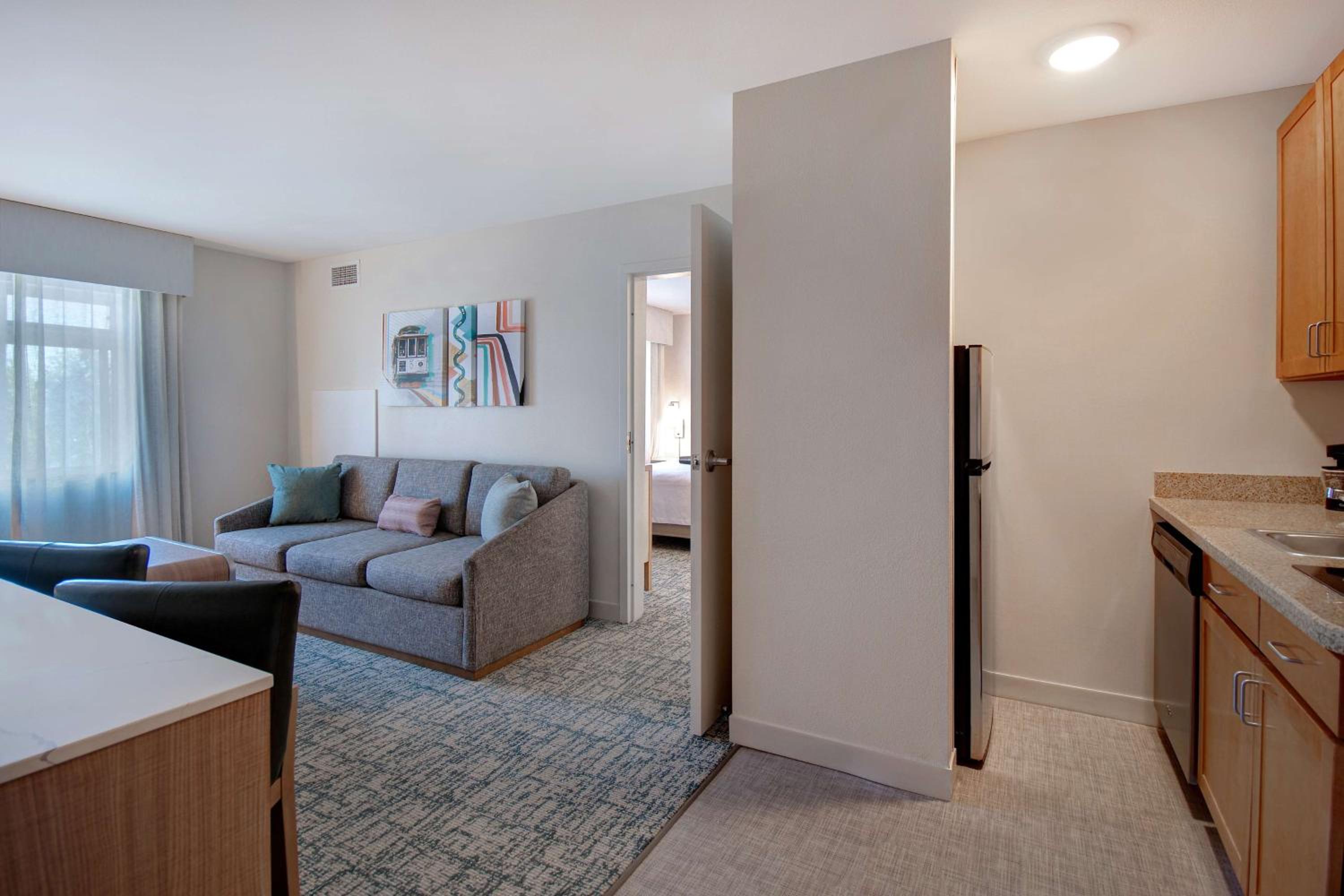 One-Bedroom King Suite - Non-Smoking - Photo 12