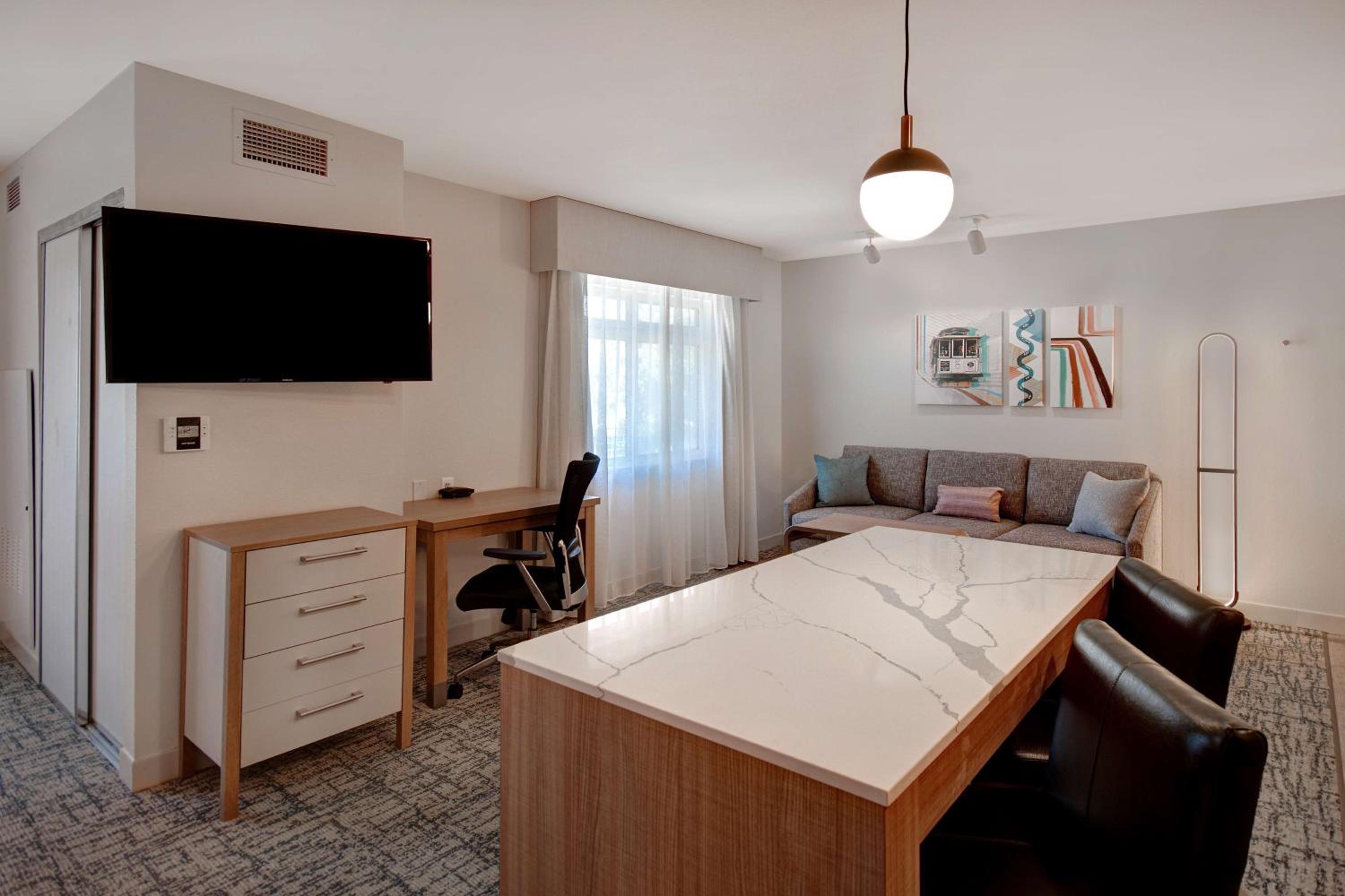 Queen Room- Disability Access/Hearing Accessible  - Photo 1