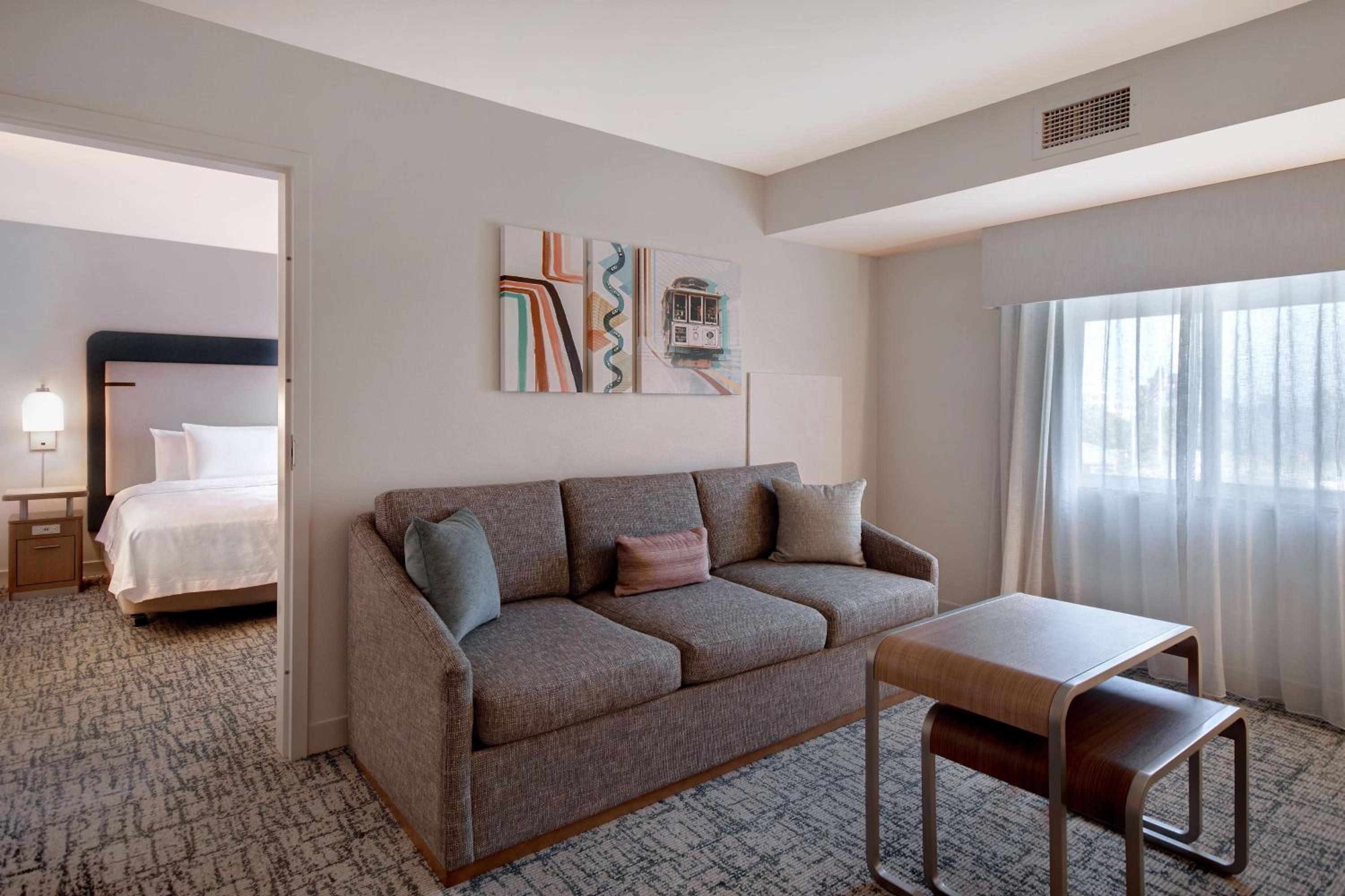 One-Bedroom King Suite - Non-Smoking - Photo 9