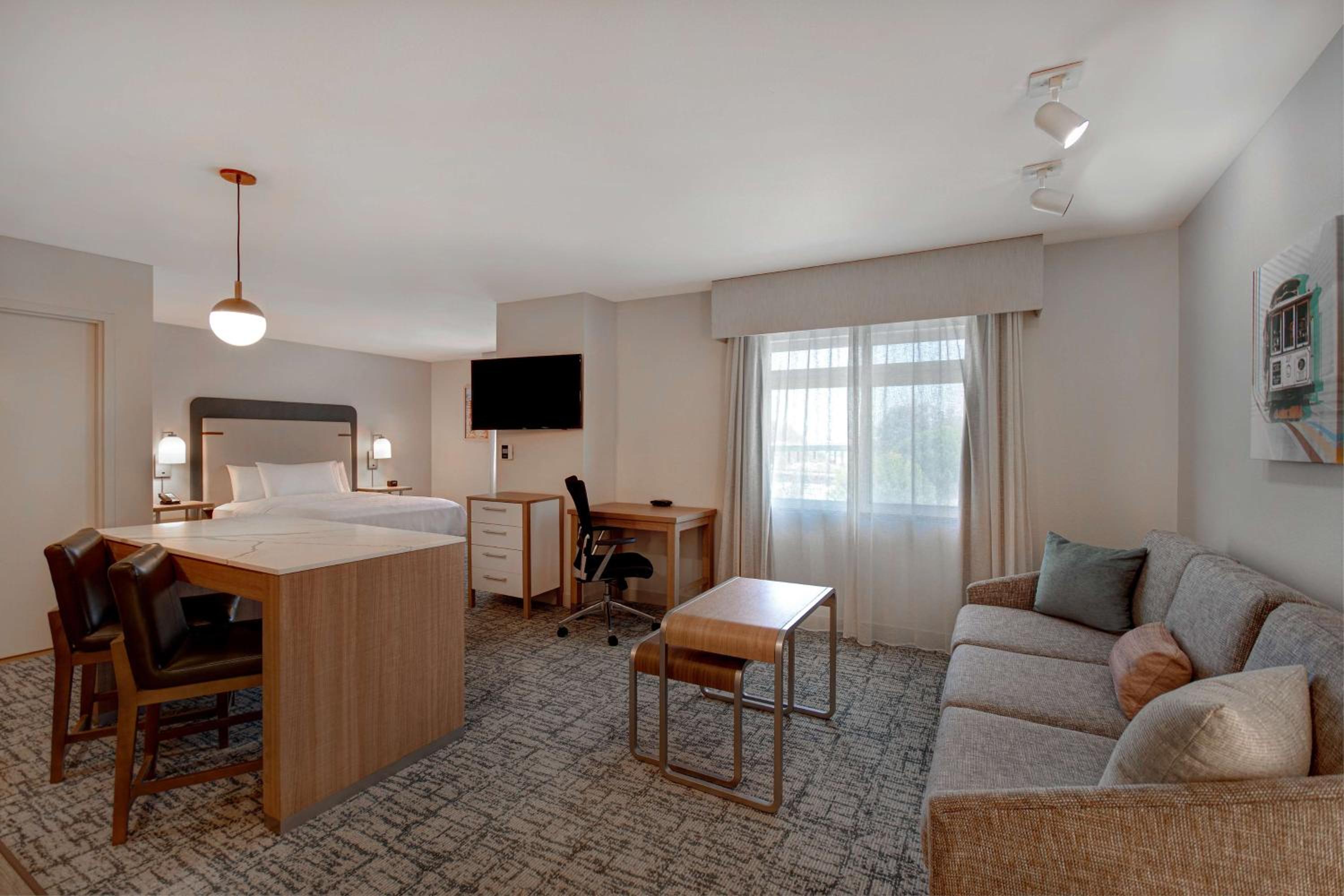 Queen Room- Disability Access/Hearing Accessible  - Photo 2