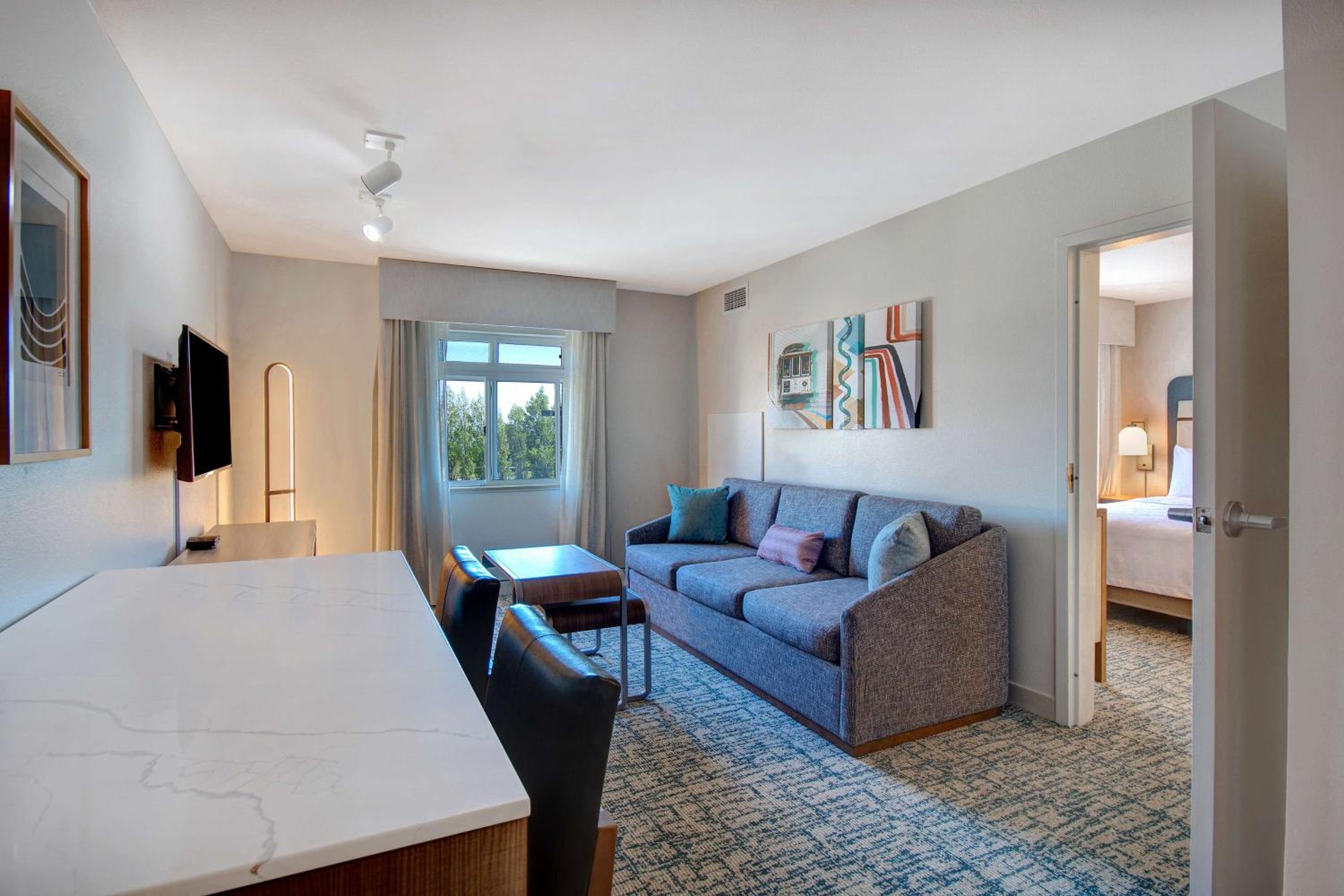 One-Bedroom King Suite - Non-Smoking - Photo 2