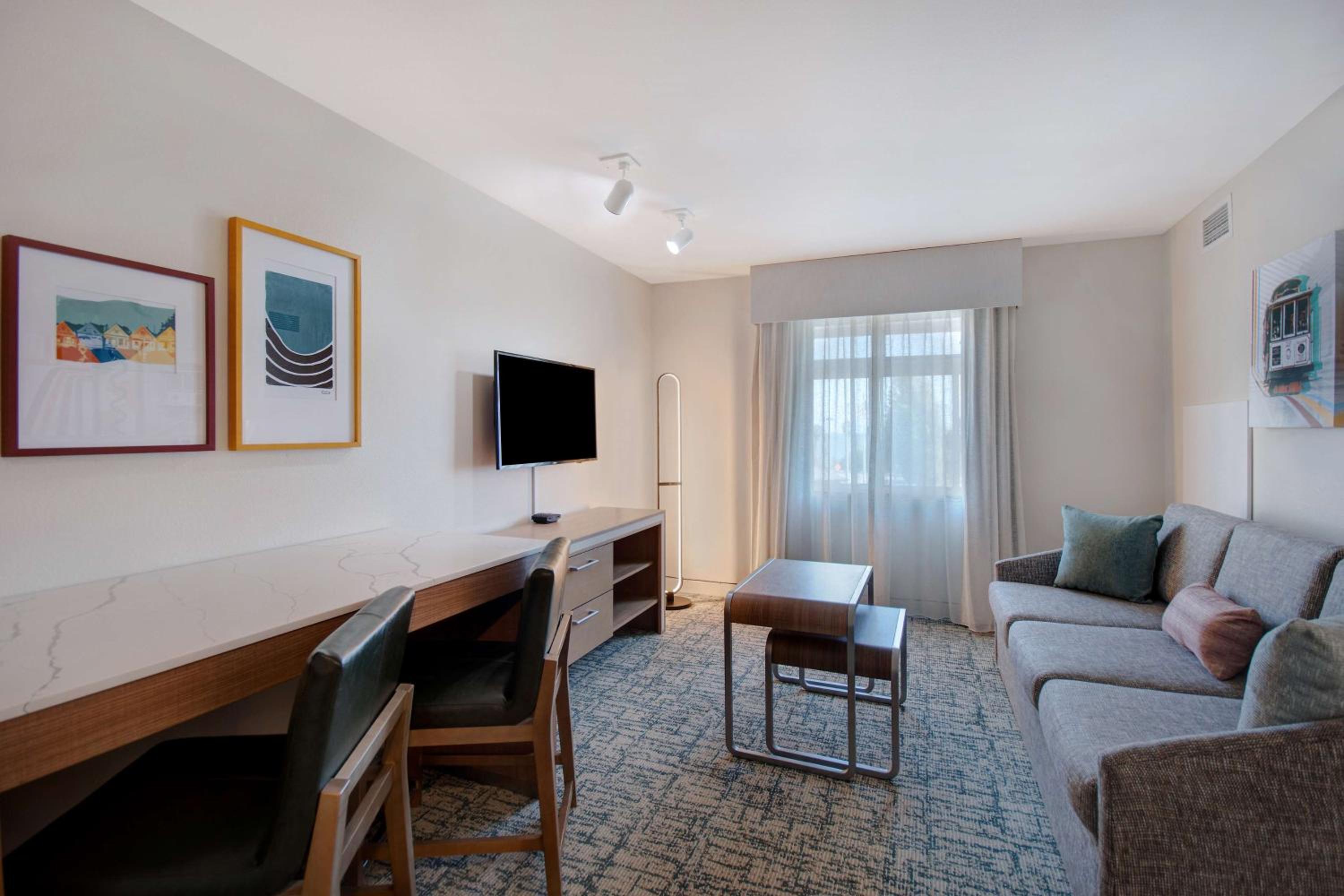 One-Bedroom King Suite - Non-Smoking - Photo 5