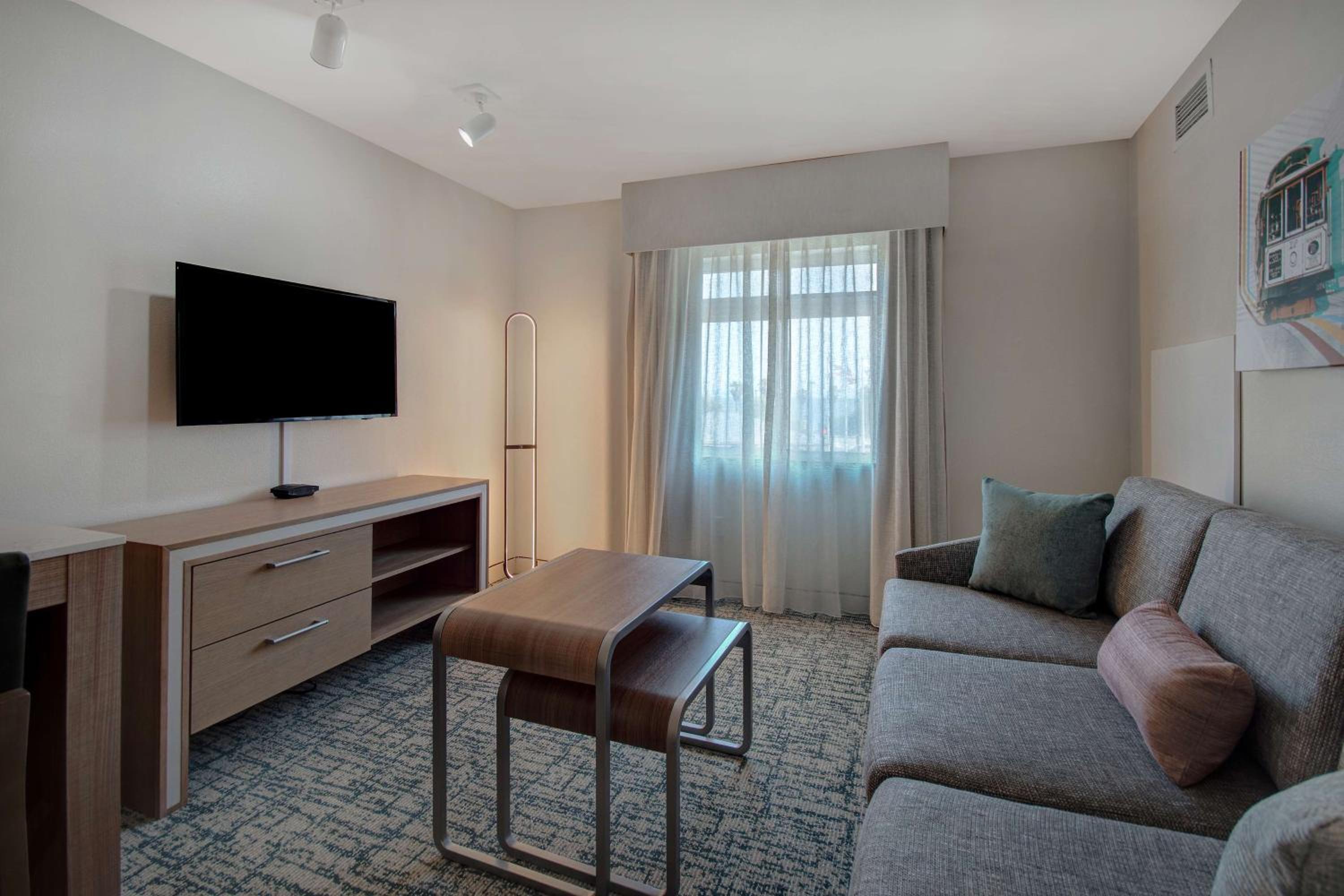 One-Bedroom King Suite - Non-Smoking - Photo 8