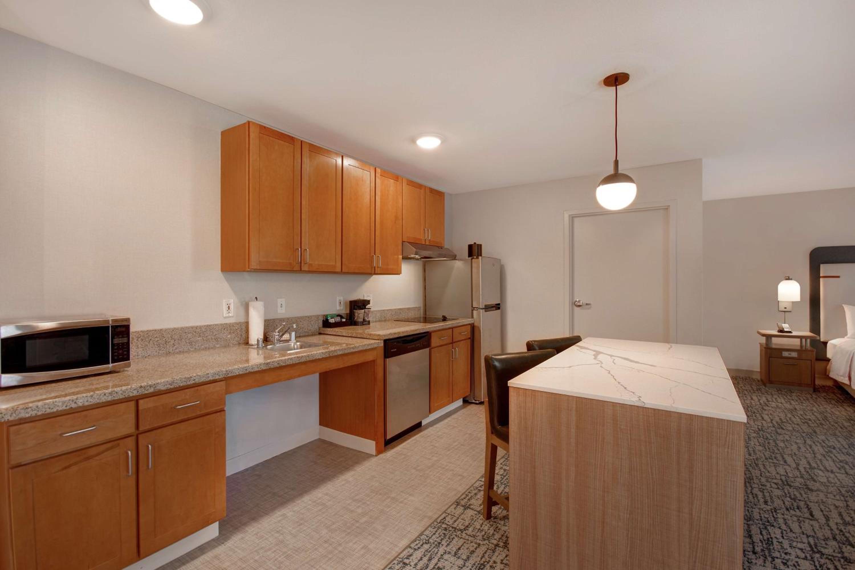 Queen Room- Disability Access/Hearing Accessible  - Photo 7