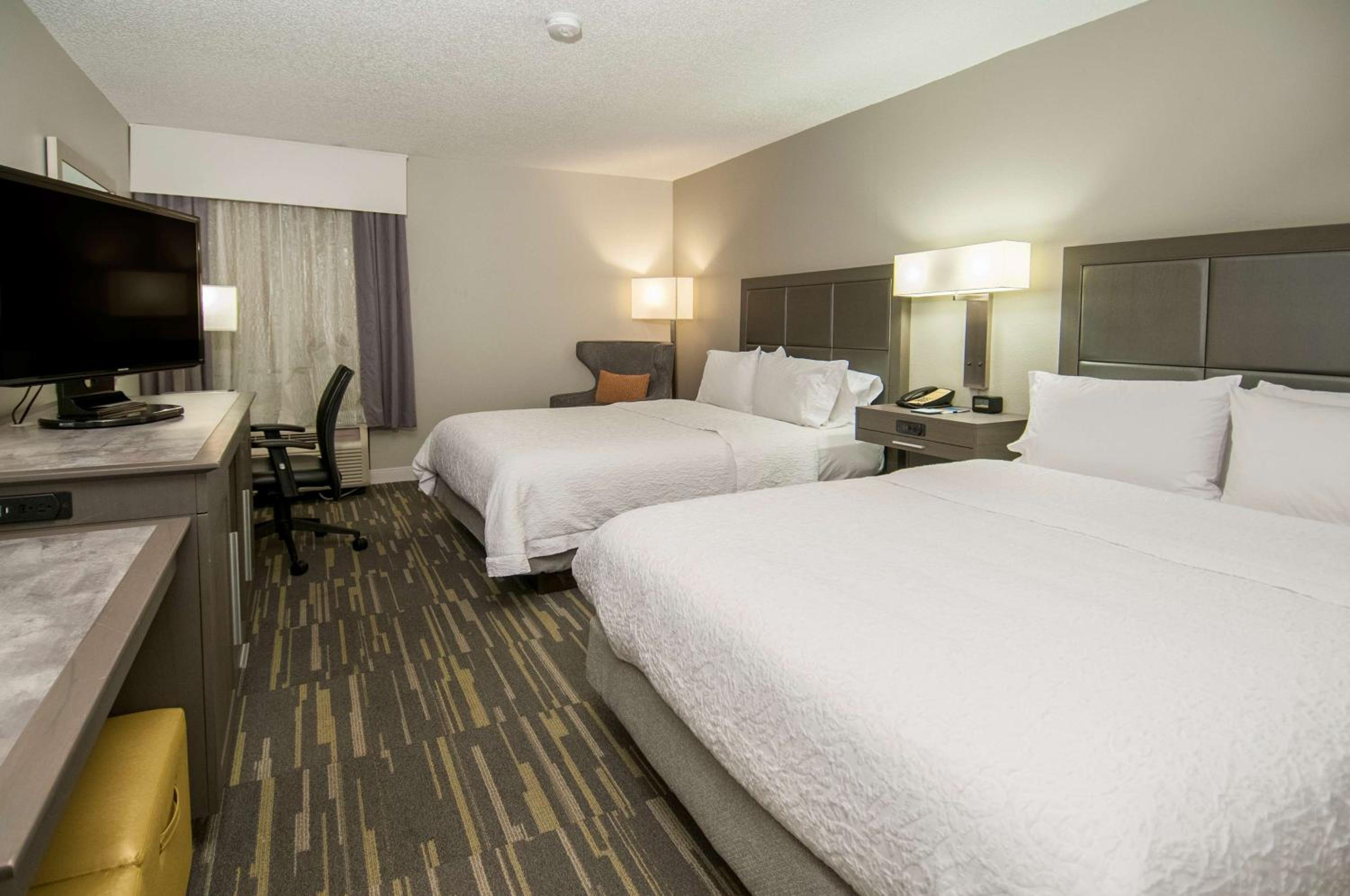 Queen Room with Two Queen Beds - Non-Smoking - Photo 1
