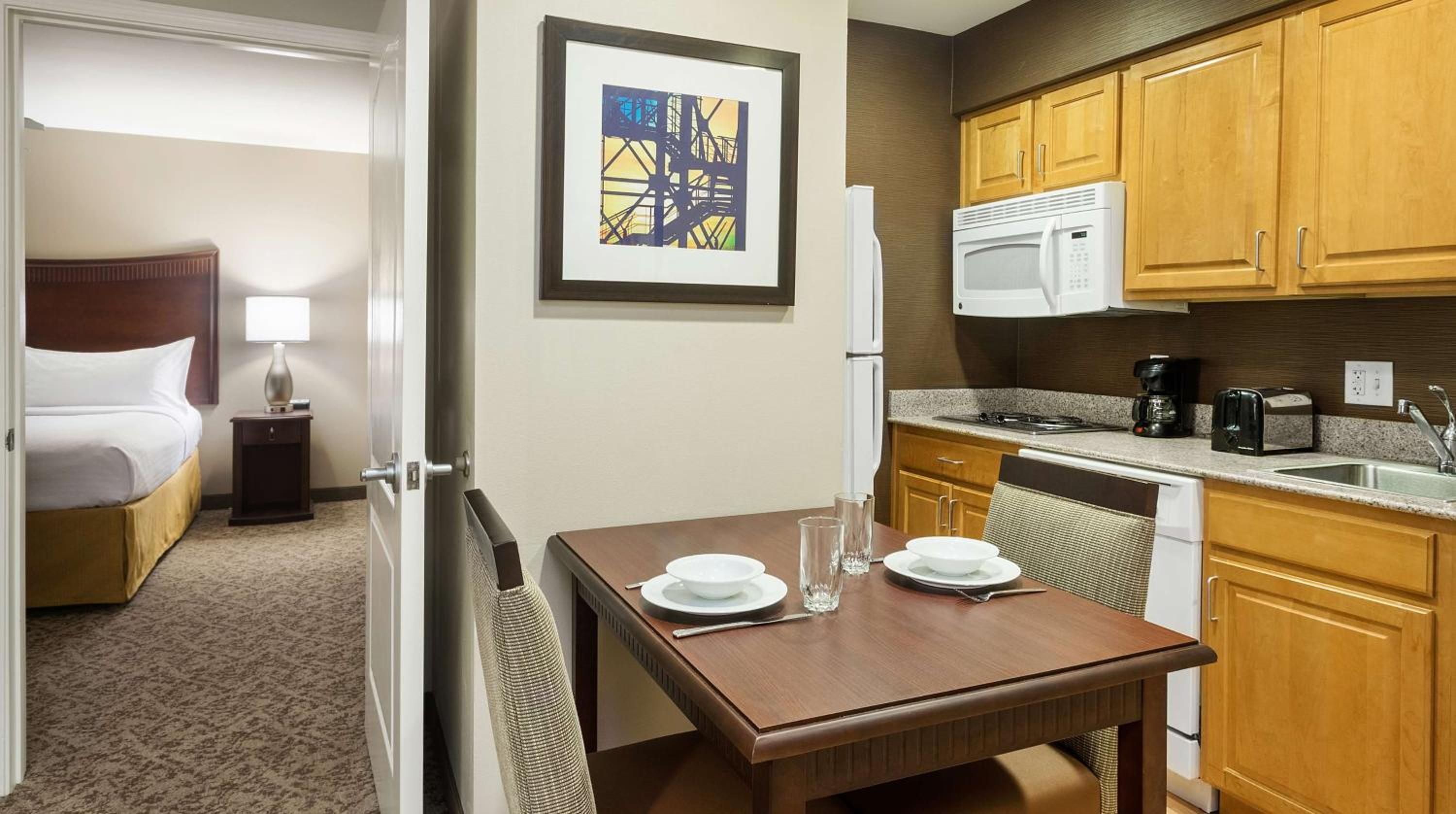One-Bedroom King Suite - Non-Smoking - Photo 4