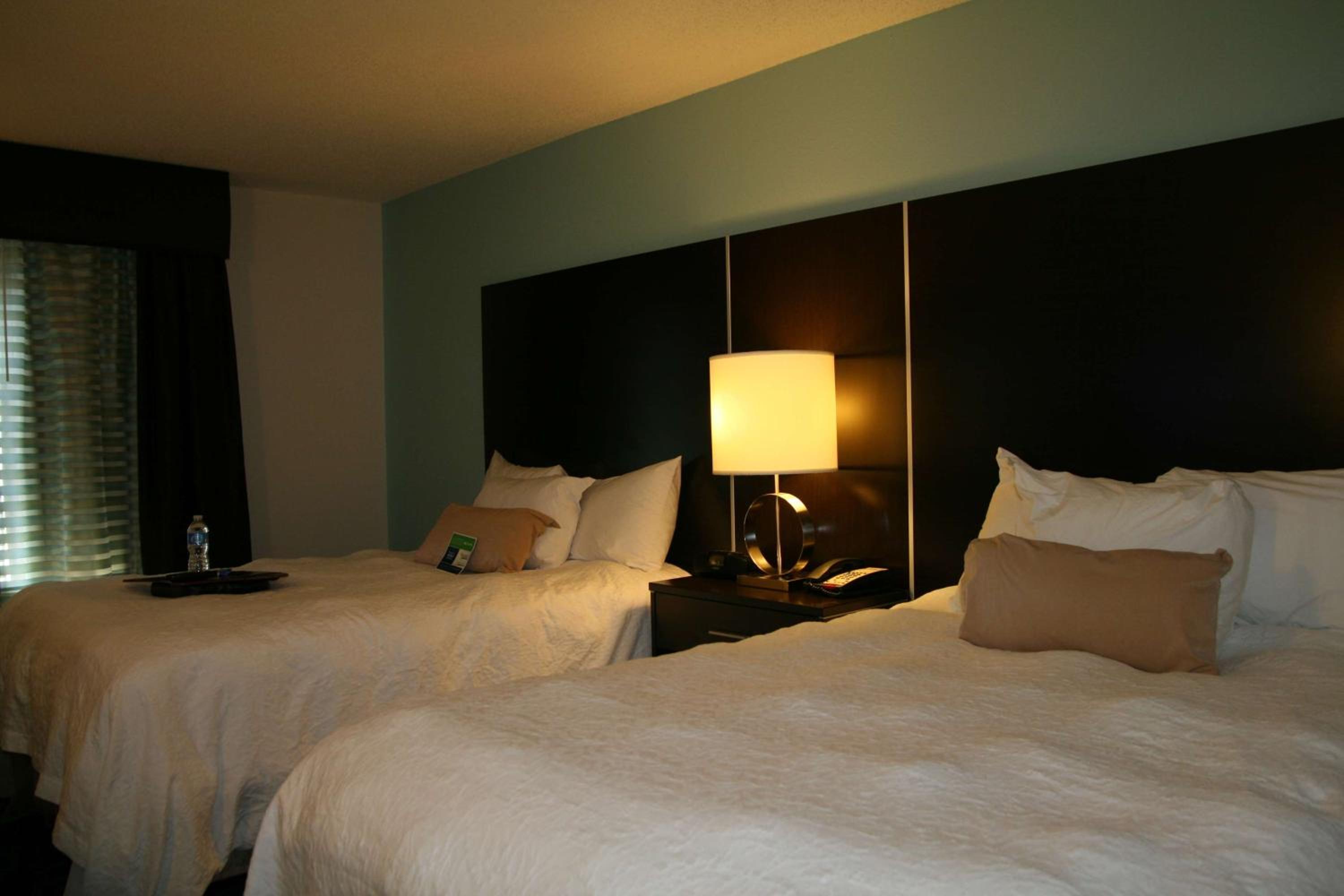 Room with Two Queen Beds - Non-Smoking - Photo 1