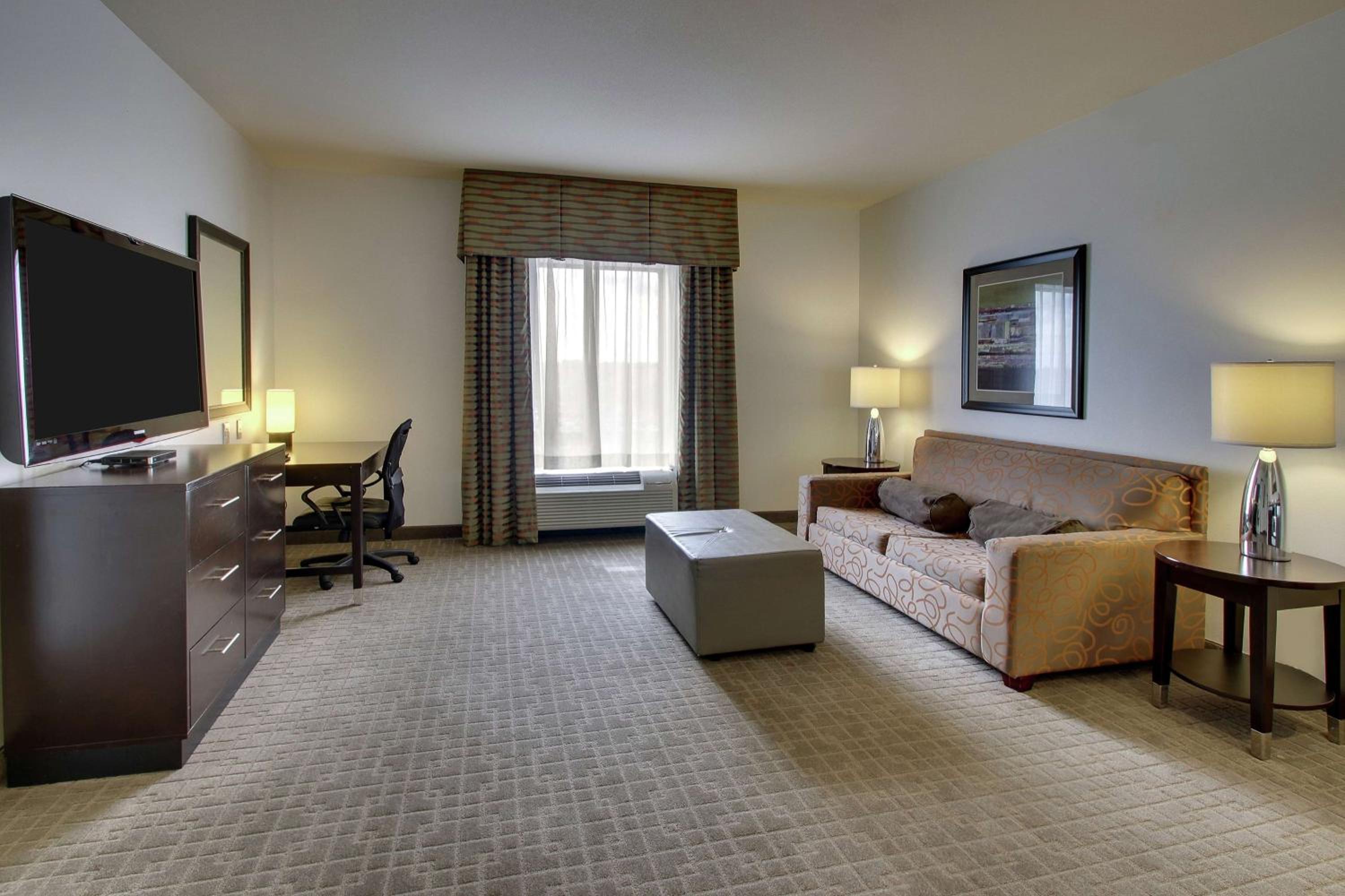 One-Bedroom King Suite - Non-Smoking - Photo 3