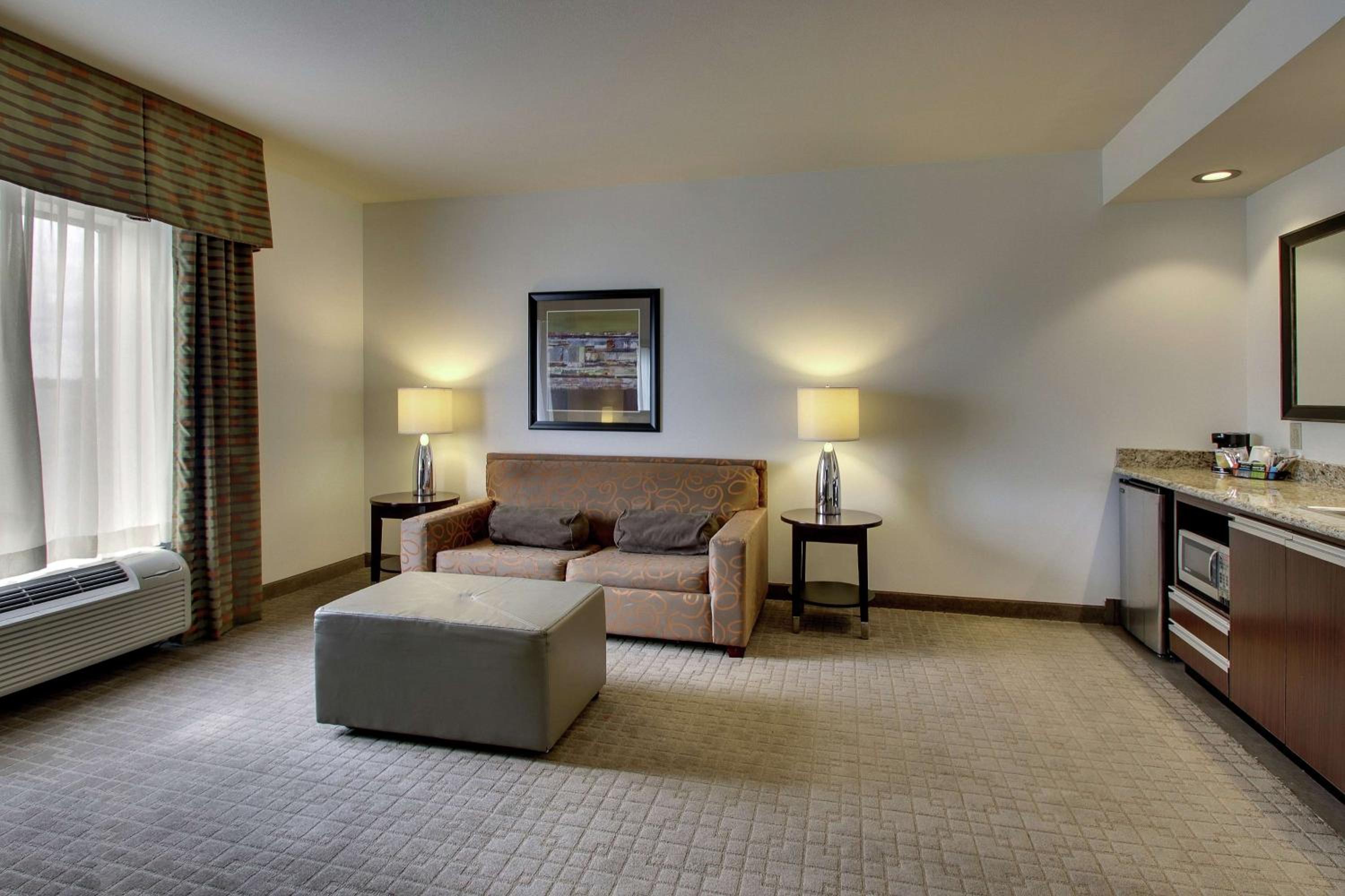 One-Bedroom King Suite - Non-Smoking - Photo 4