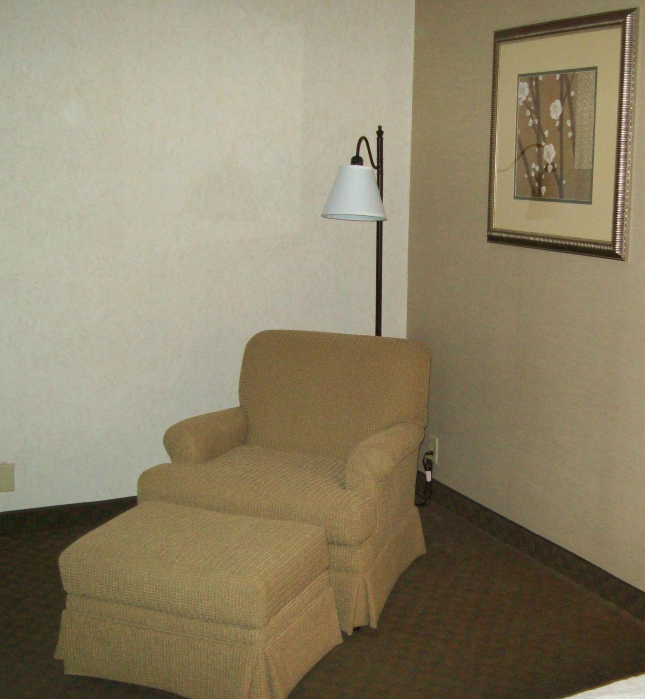 King Room with King Bed - Non-Smoking - Photo 1