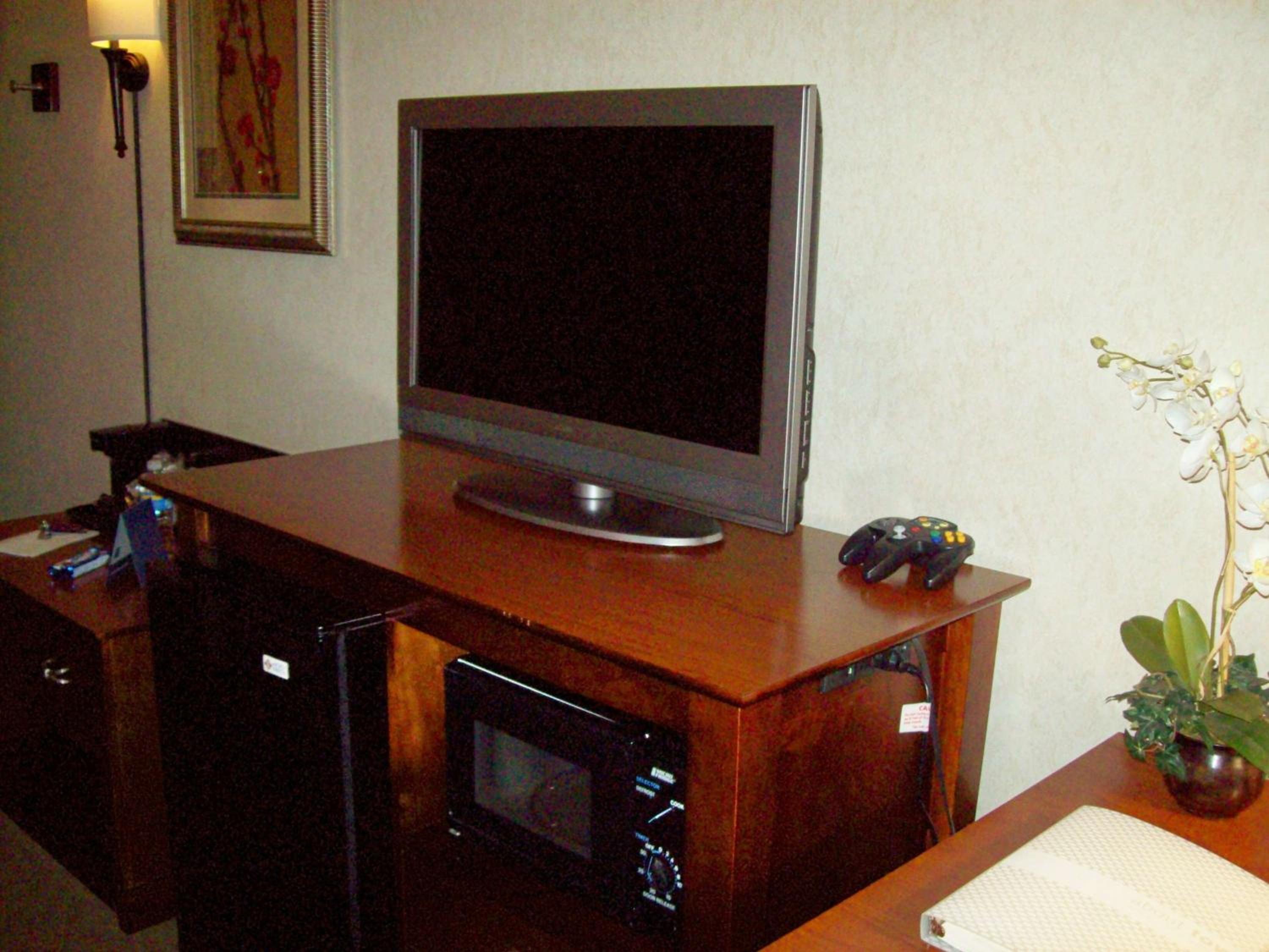 King Room with King Bed - Non-Smoking - Photo 4