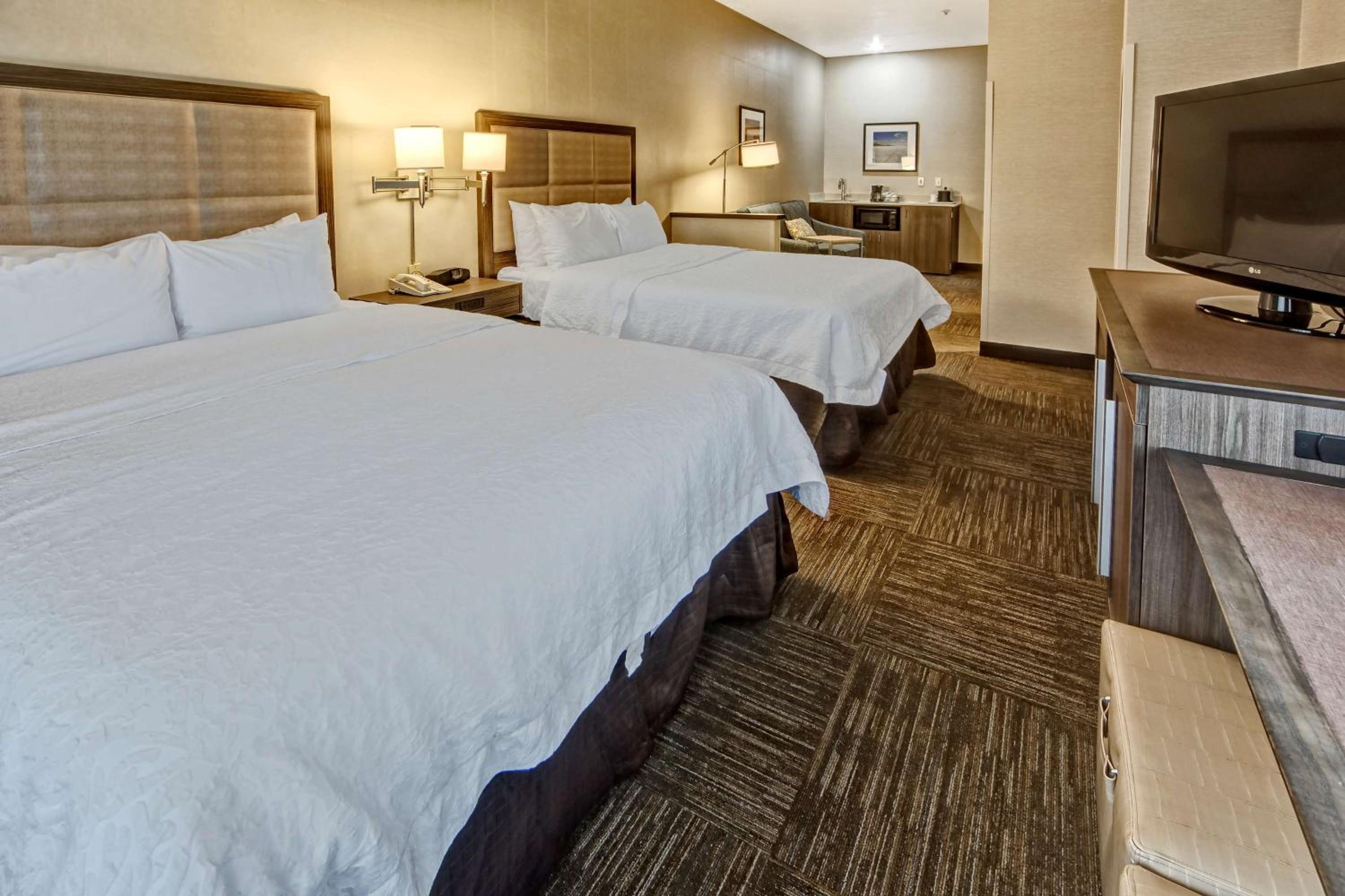 Queen Room with Two Queen Beds and Sofa Bed - Non-Smoking - Photo 1