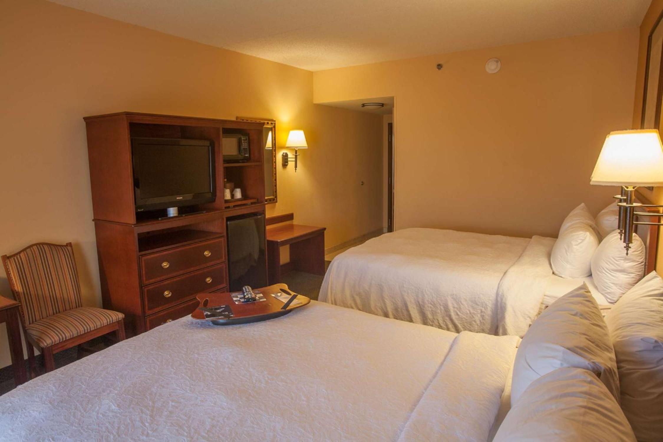 Room with Two Queen Beds - Non-Smoking - Photo 1