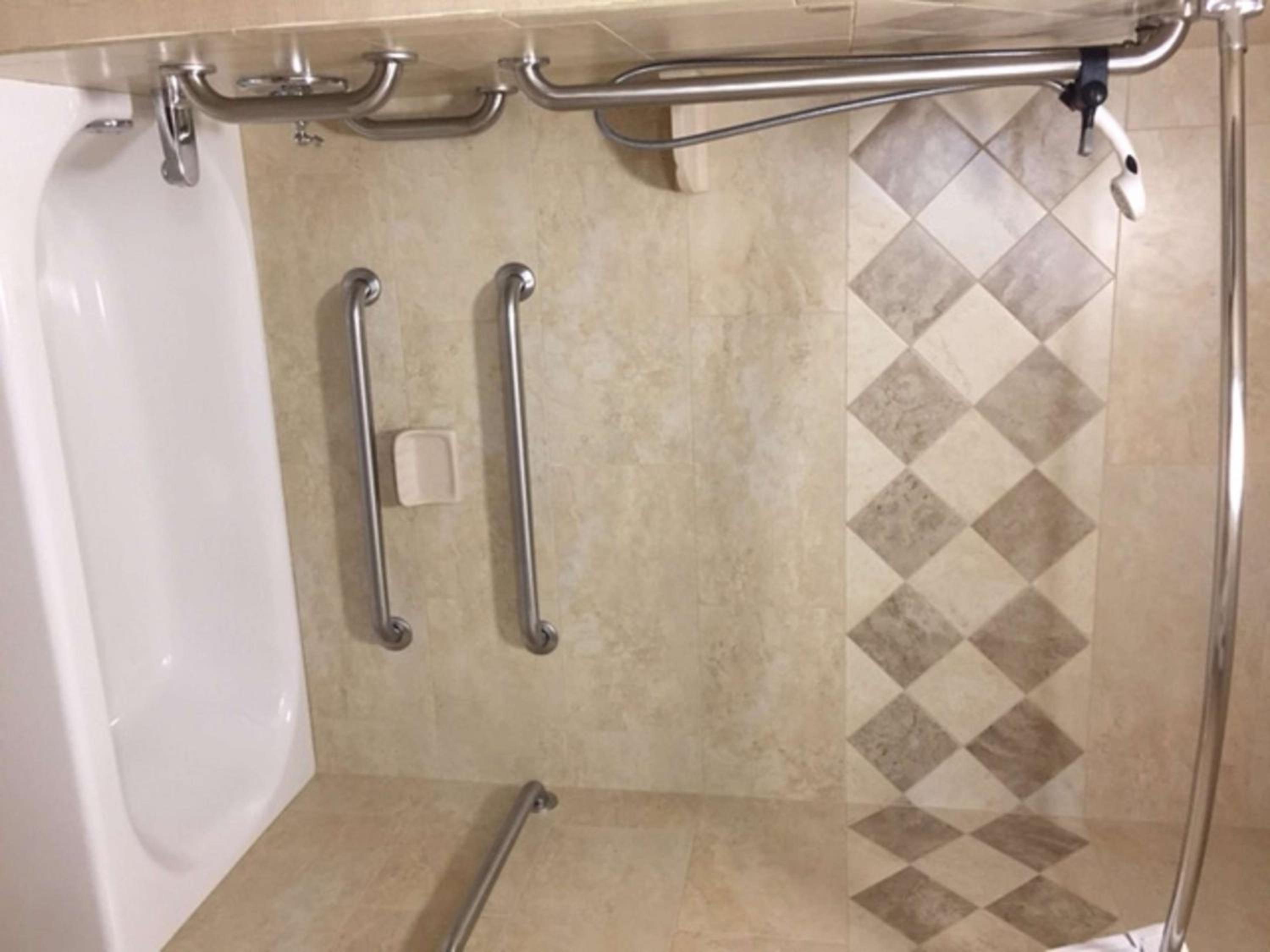 King Room with Accessible Tub - Mobility and Hearing Access/Non-Smoking - Photo 2