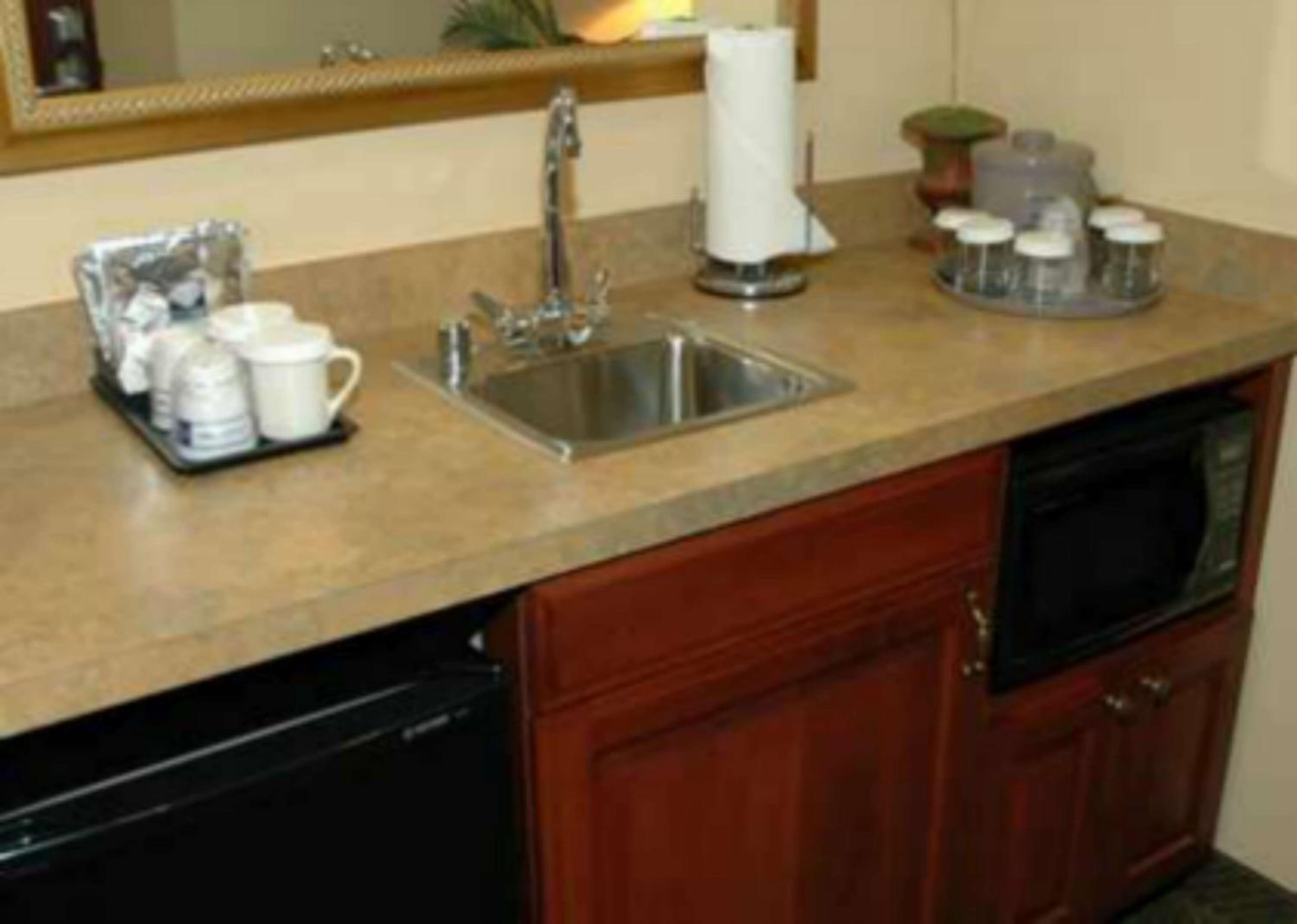King Studio Suite - Non-Smoking - Photo 6