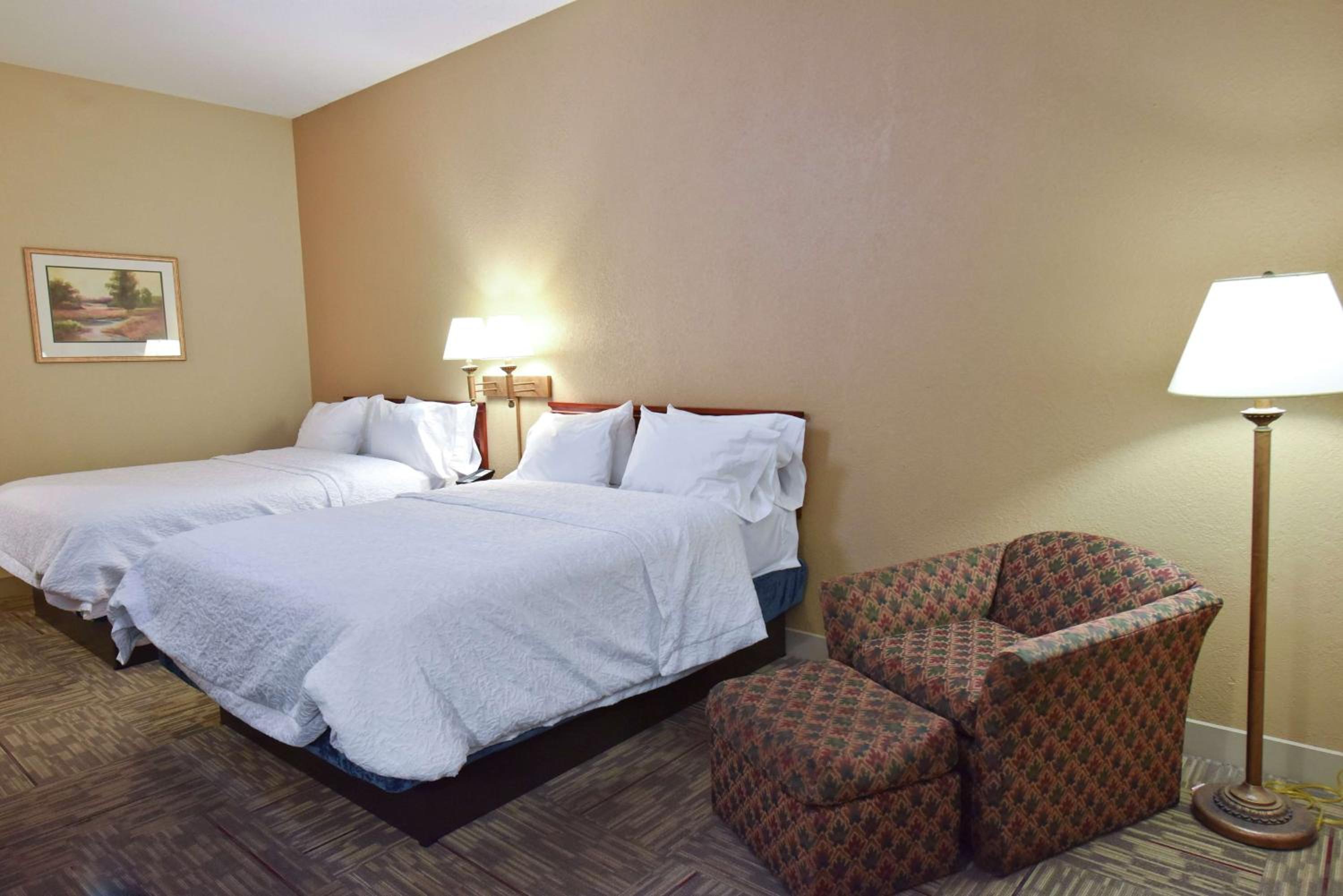 Room with Two Queen Beds - Non-Smoking - Photo 1