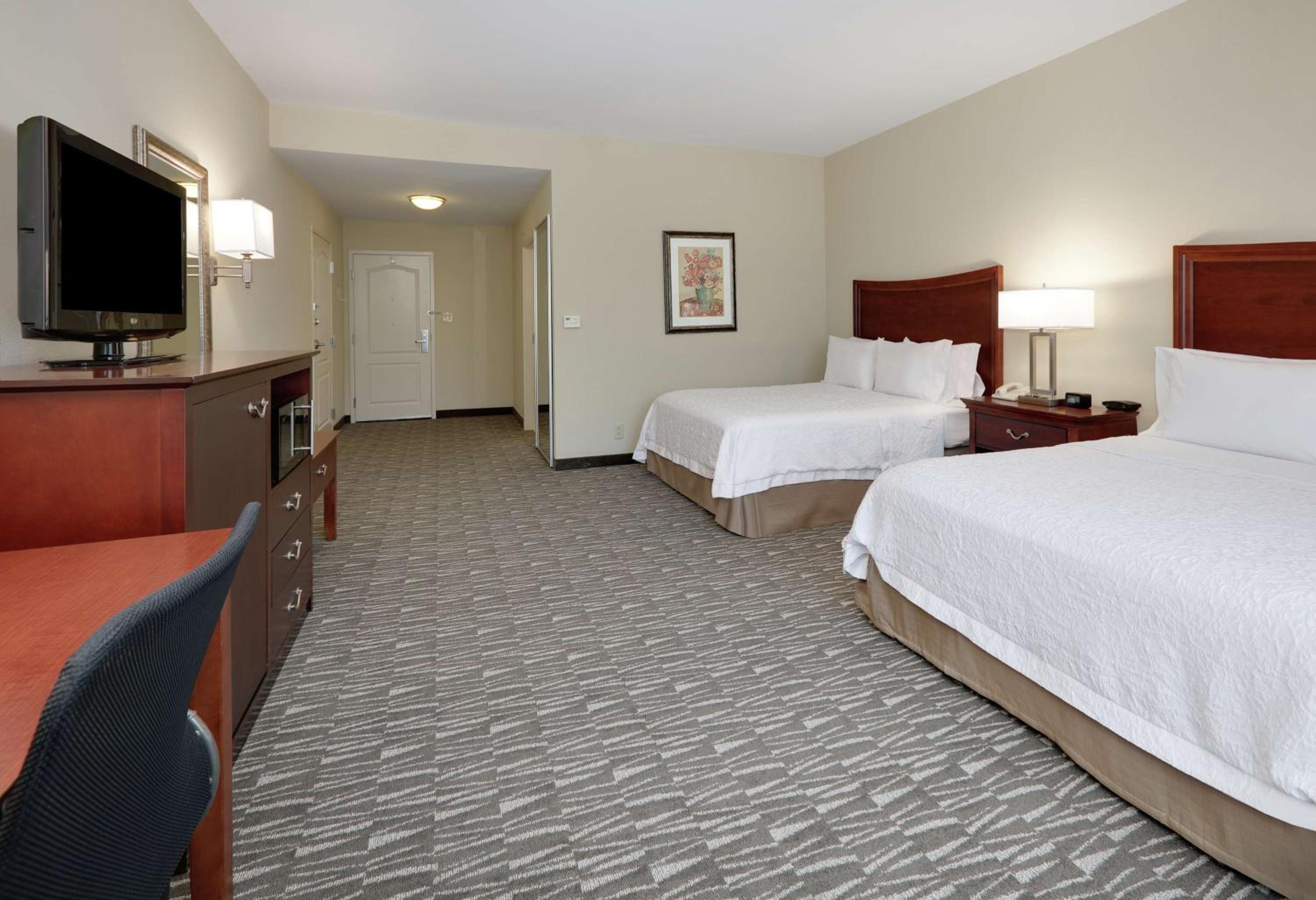 Queen Room with Two Queen Beds - Mobility Access/Non-Smoking - Photo 1
