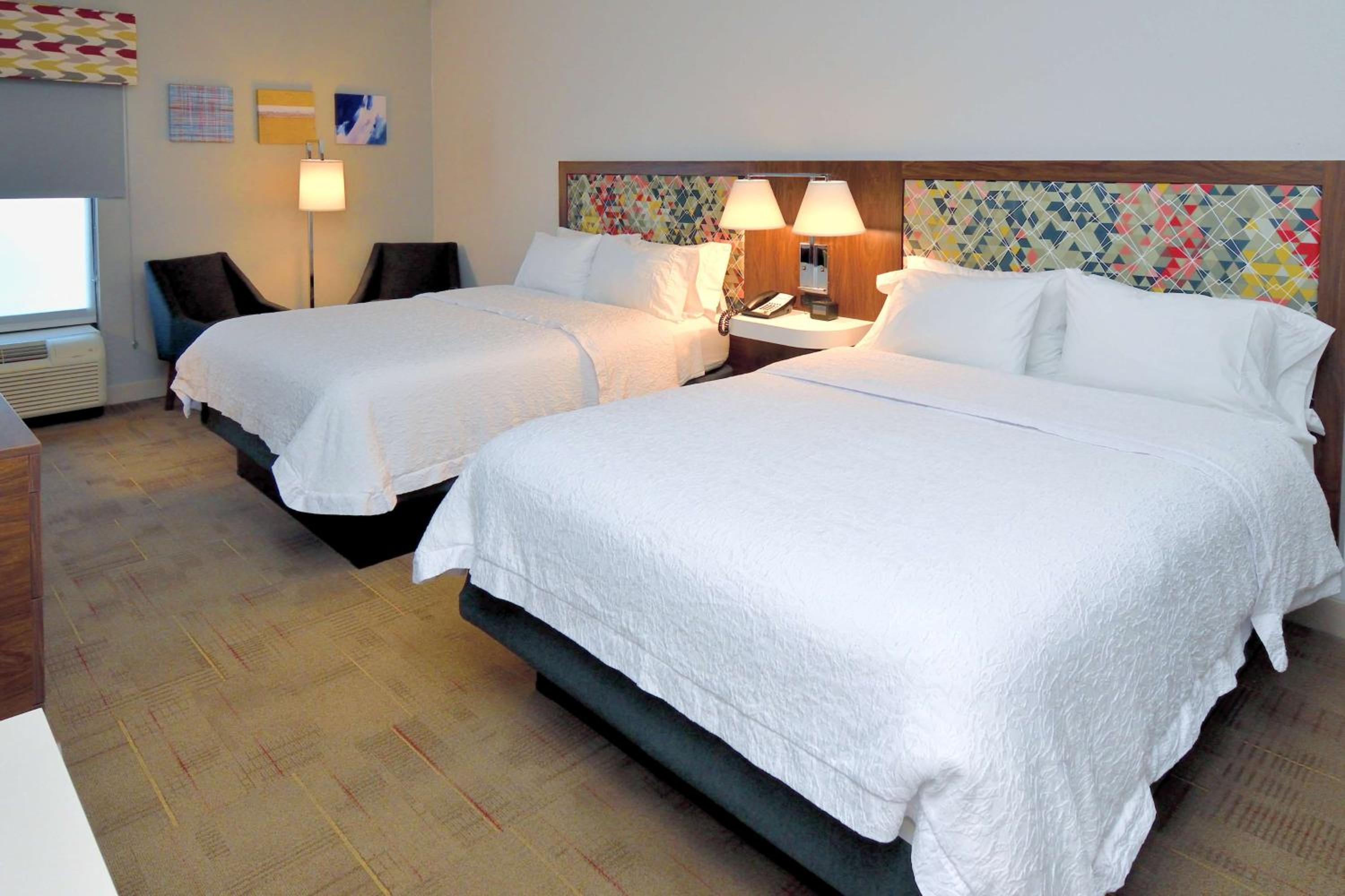 Room with Two Queen Beds - Non-Smoking - Photo 1