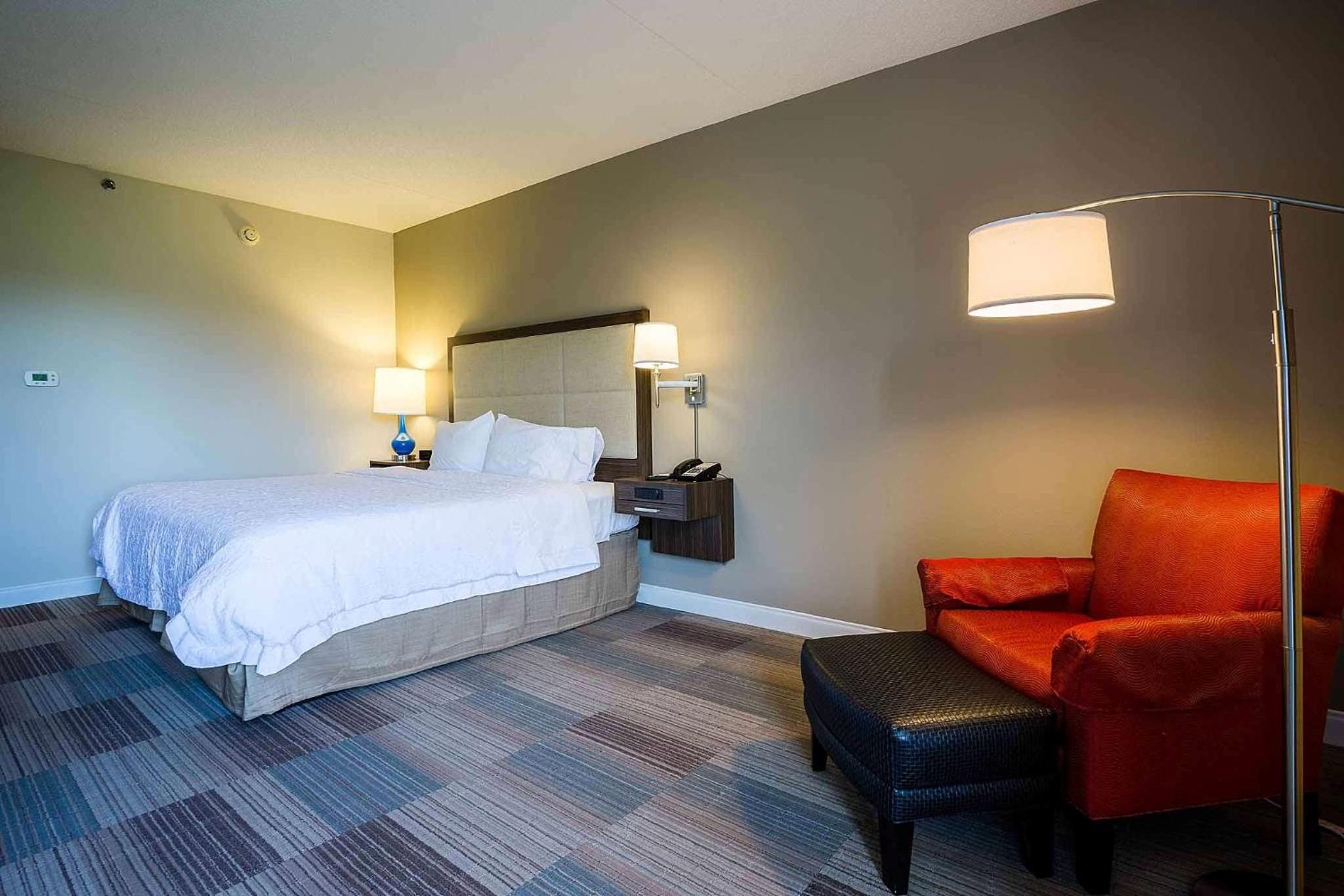 King Room - Non-Smoking - Photo 2