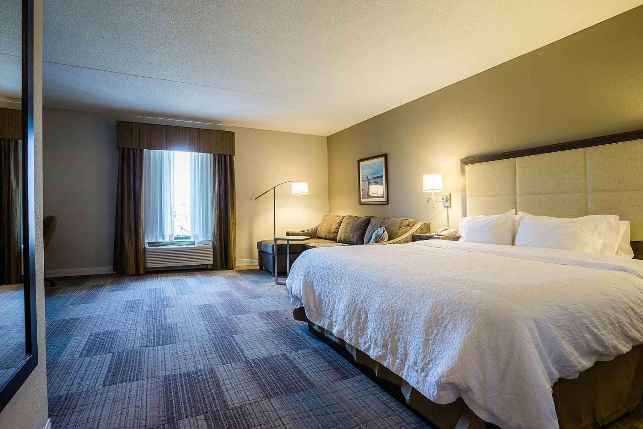 King Room - Non-Smoking - Photo 1