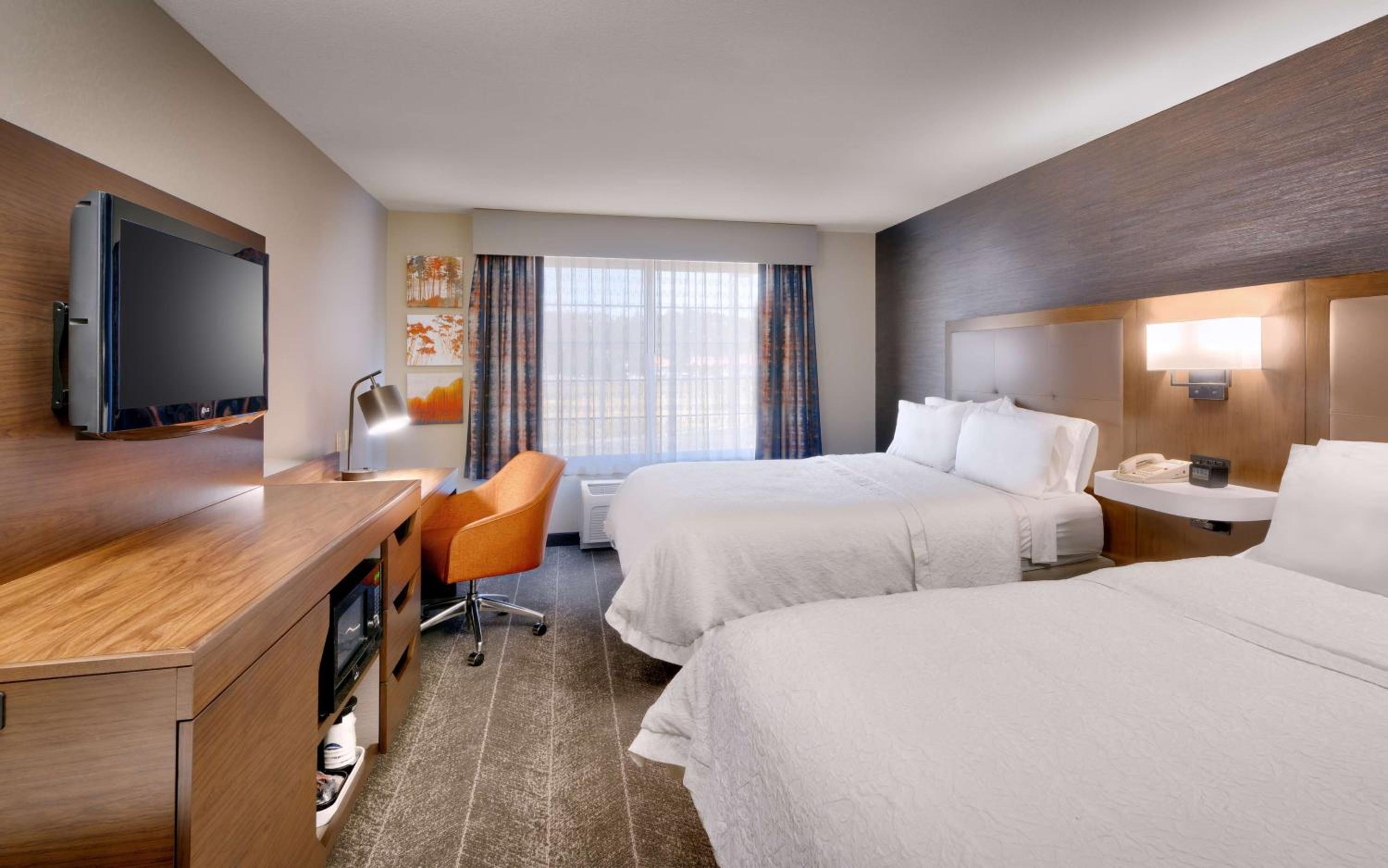 Room with Two Queen Beds - Non-Smoking - Photo 1